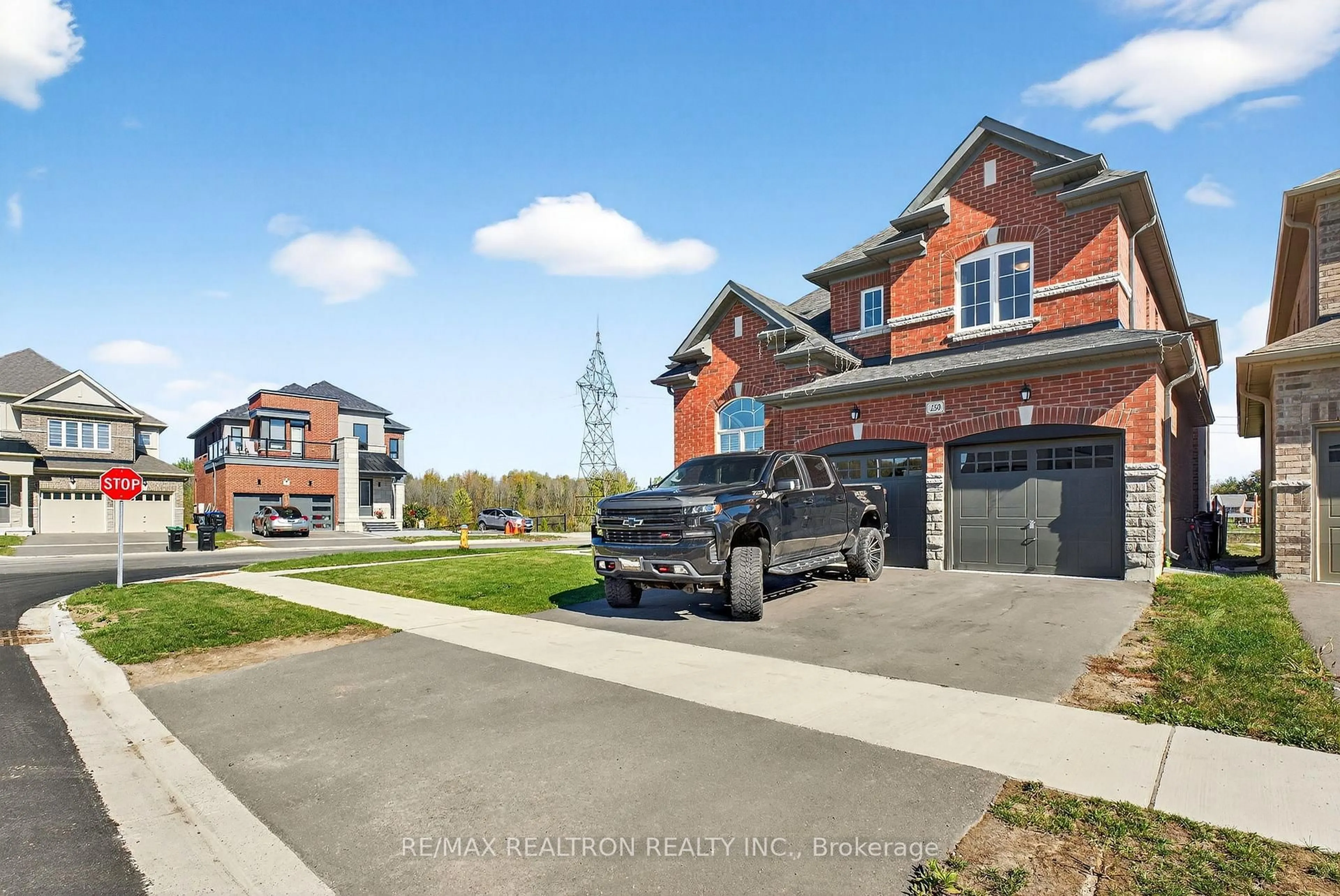 Home with brick exterior material, street for 250 FERRAGINE Cres, Bradford West Gwillimbury Ontario L3Z 4J8