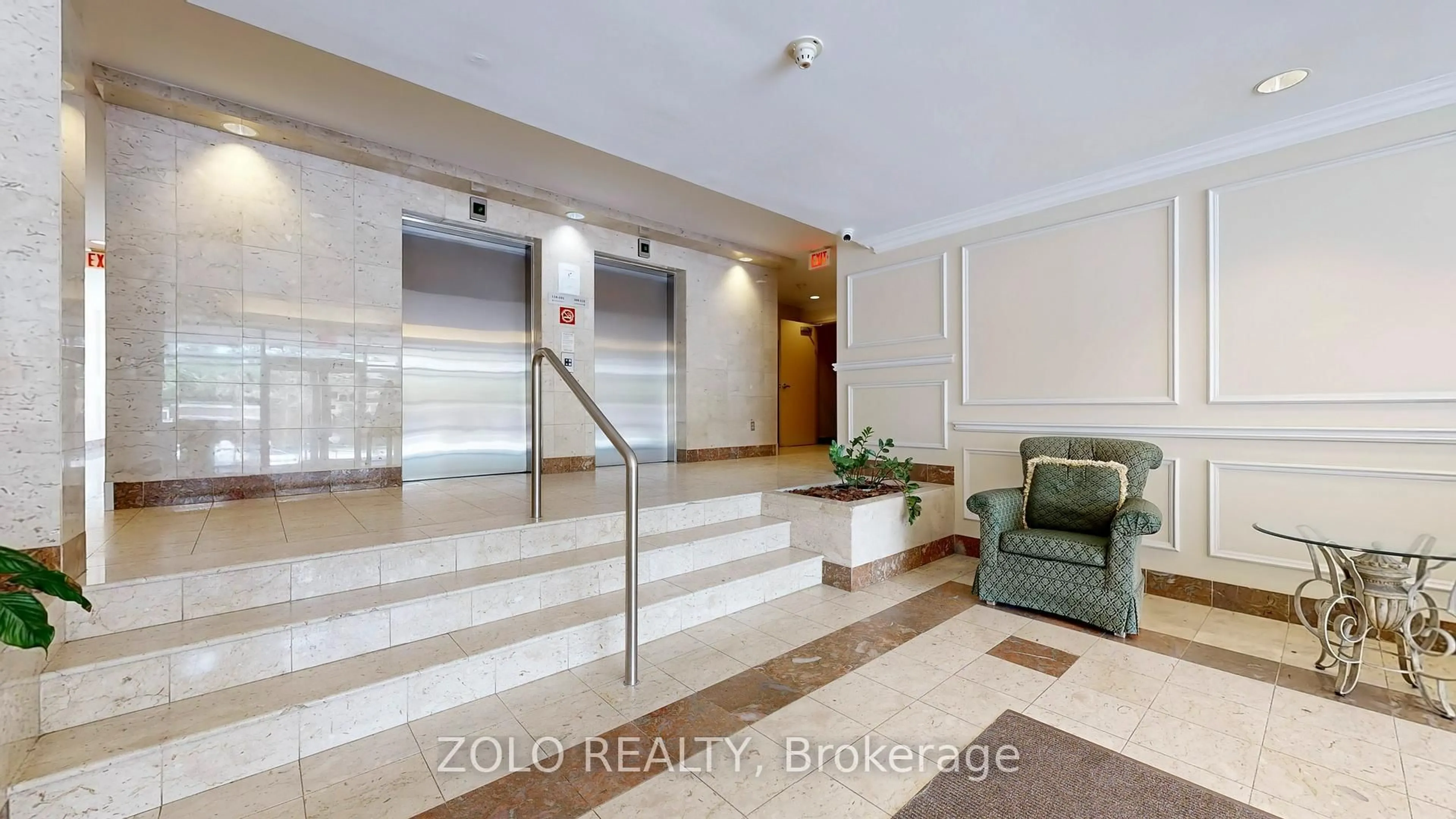 Lobby for 9 Chalmers Rd #PH4, Richmond Hill Ontario L4B 3N3