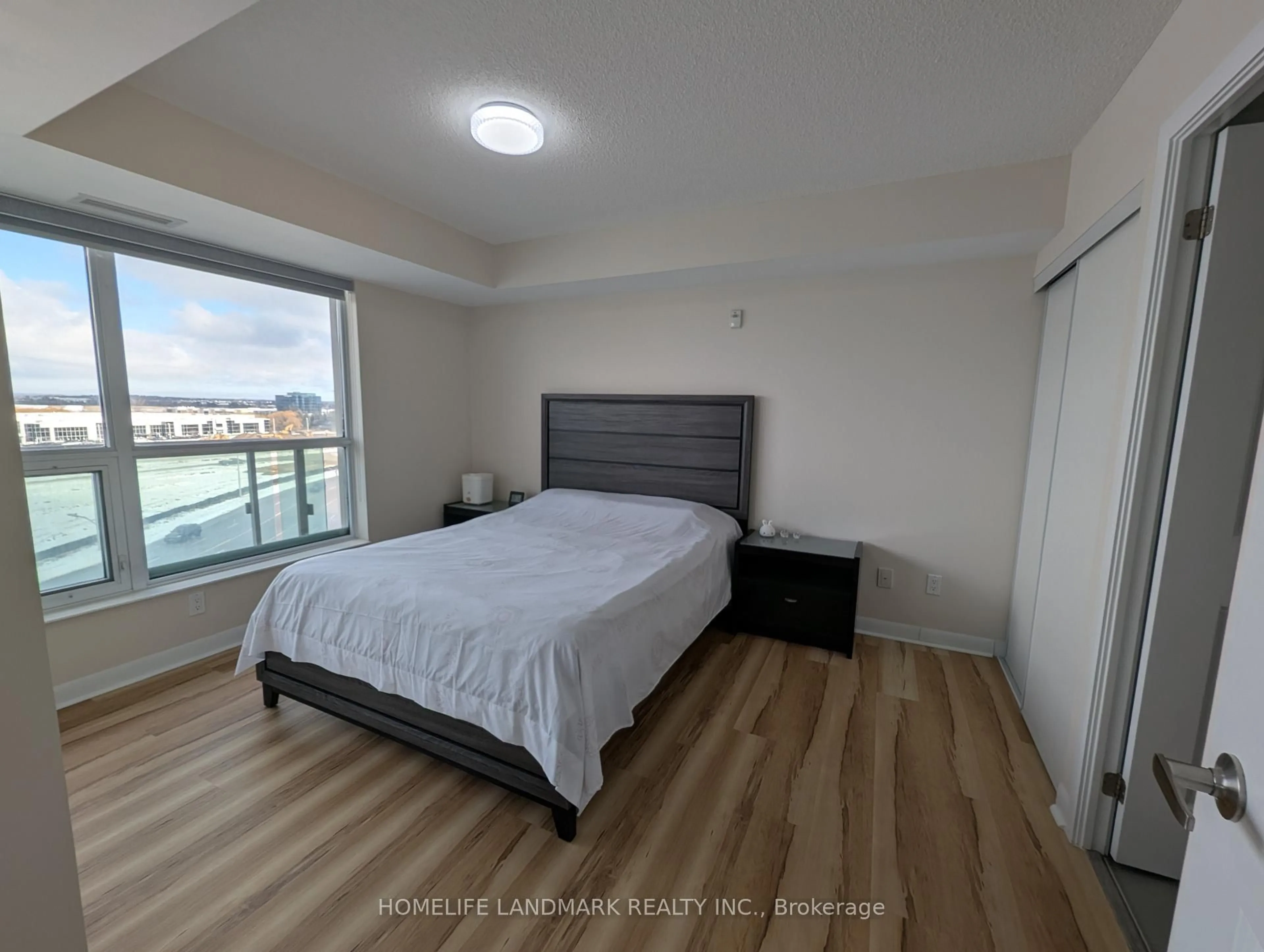 A pic of a room for 75 Norman Bethune Ave #718, Richmond Hill Ontario L4B 0B6