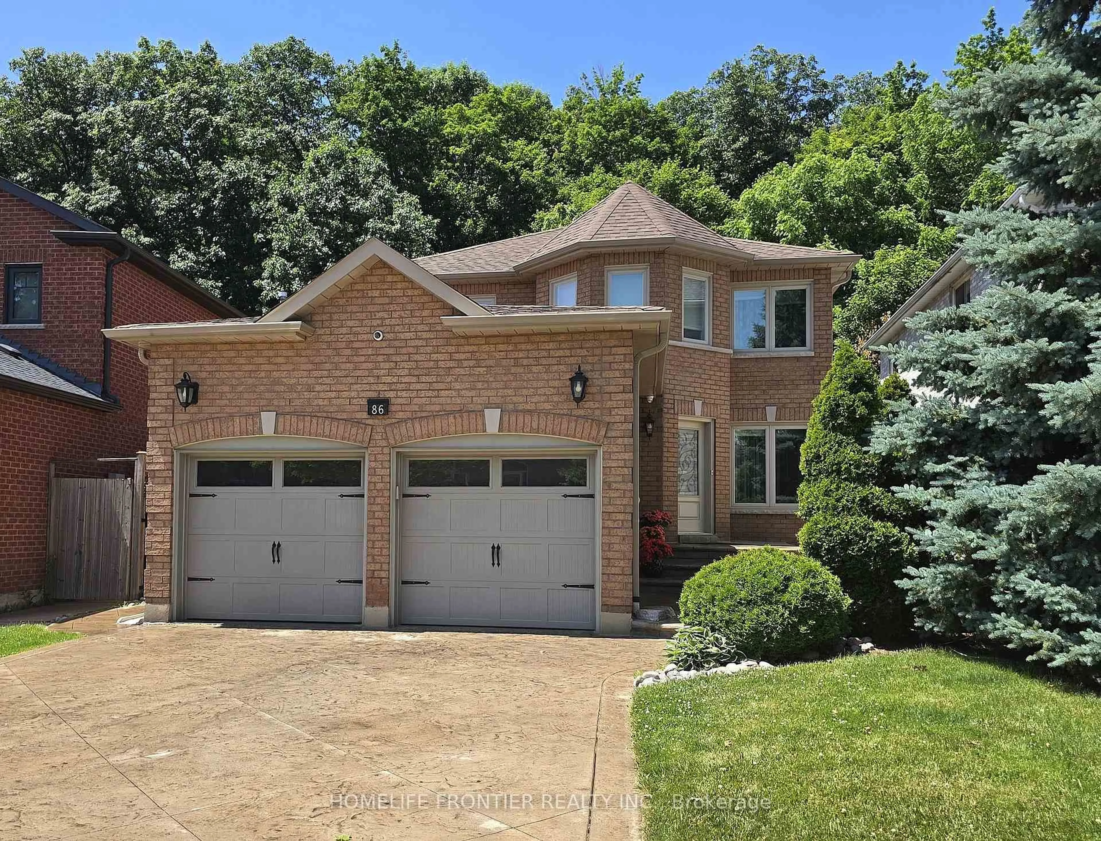 Home with brick exterior material, street for 86 Larratt Lane, Richmond Hill Ontario L4C 0E2