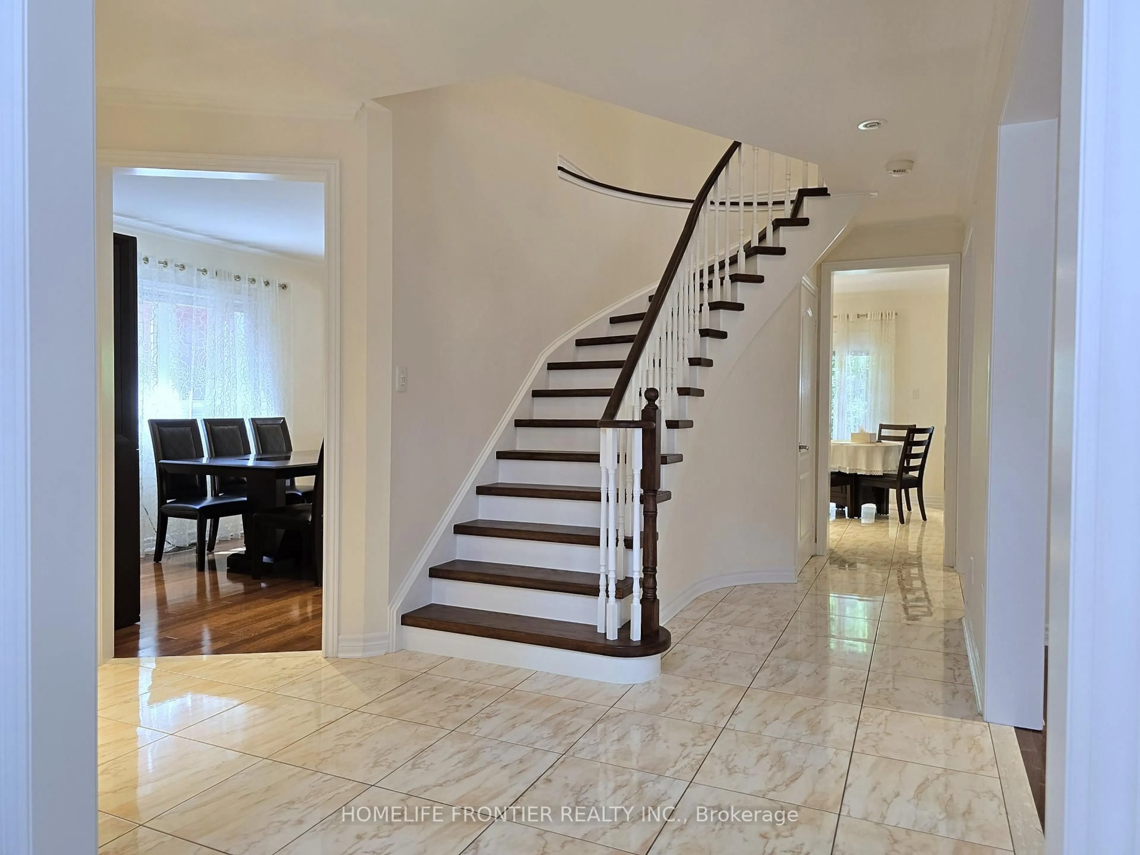 Unknown for 86 Larratt Lane, Richmond Hill Ontario L4C 0E2