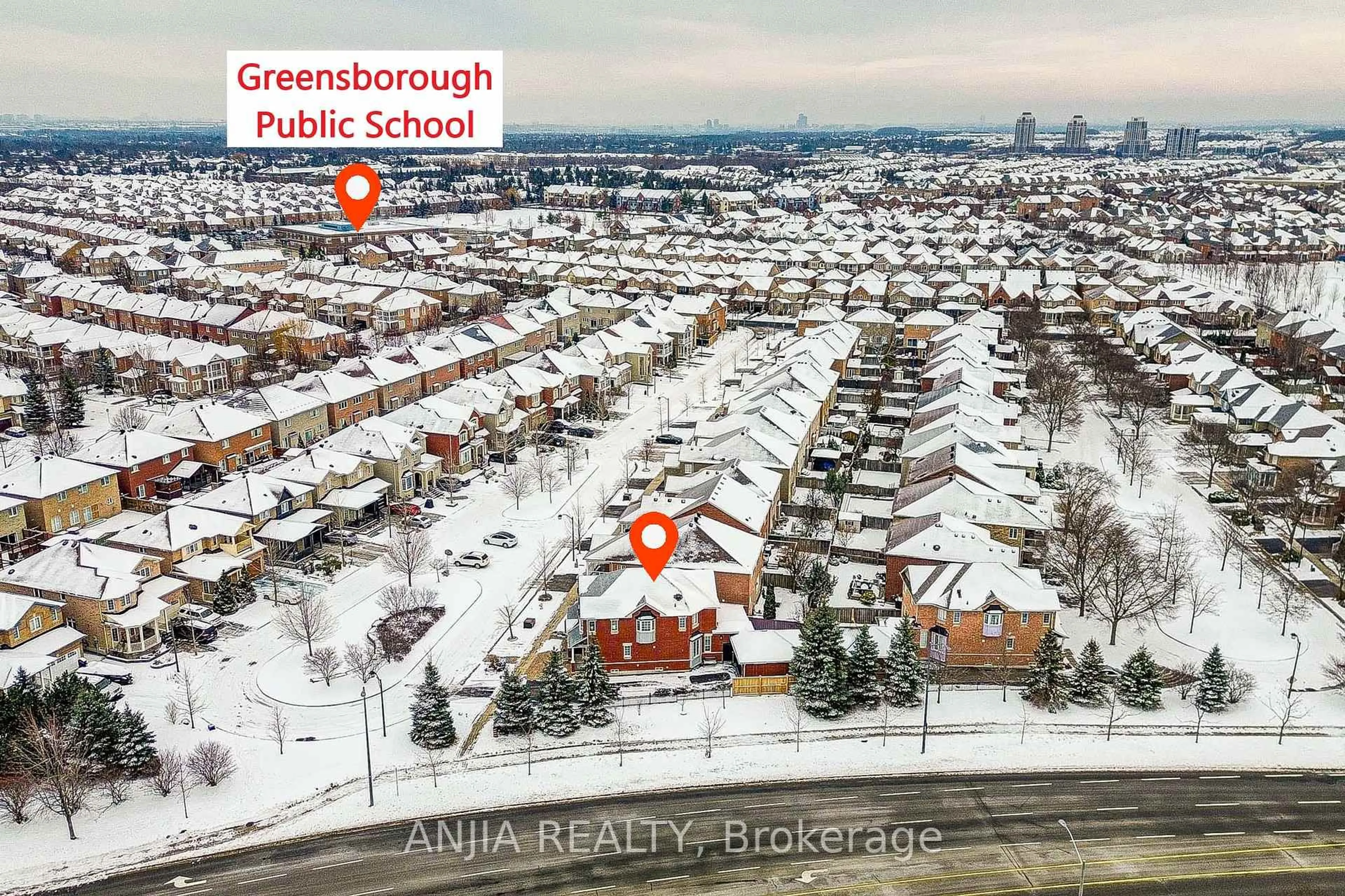 A pic from outside/outdoor area/front of a property/back of a property/a pic from drone, street for 28 Misty Crt, Markham Ontario L6E 1K9