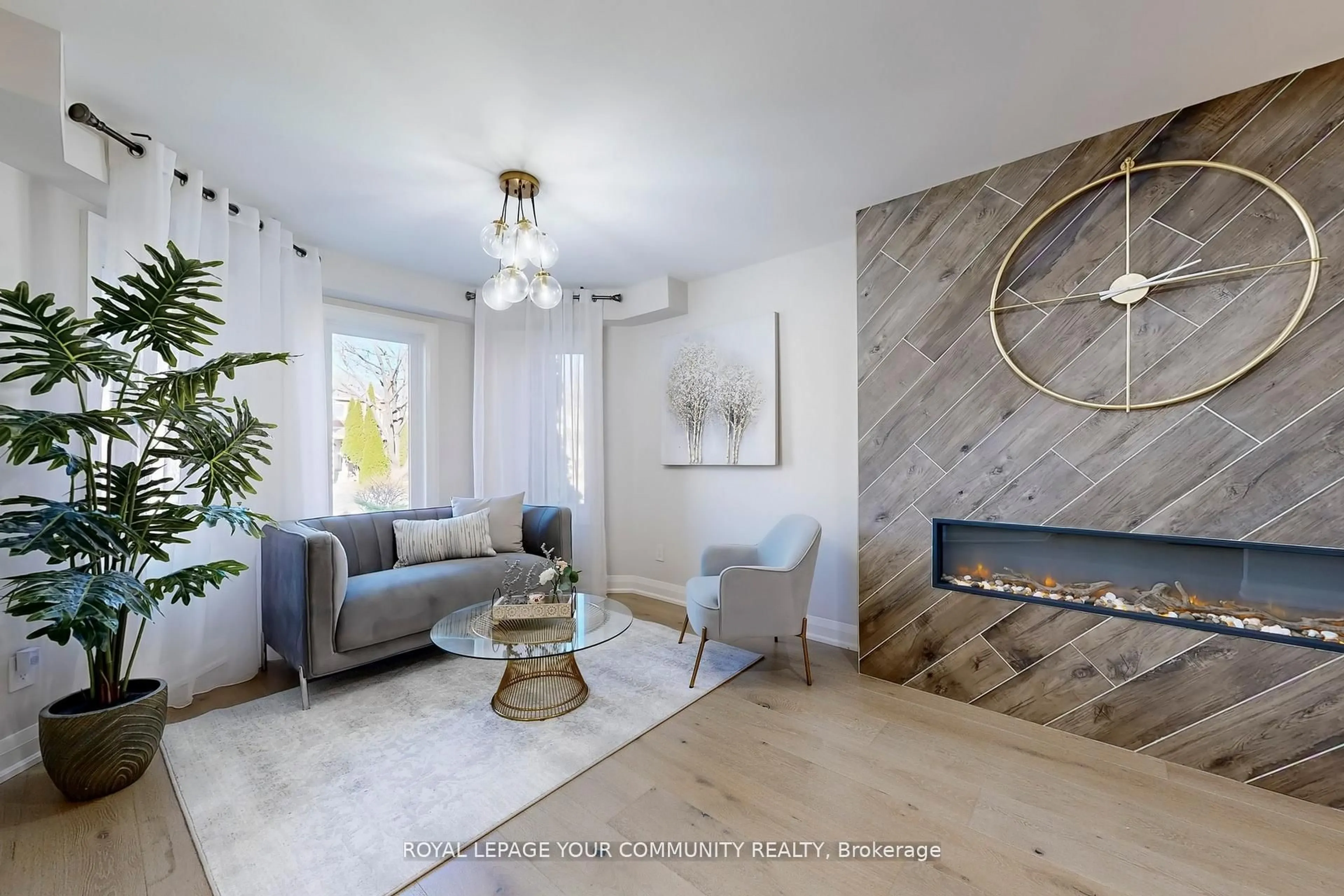 Living room with furniture, unknown for 236 Thornway Ave, Vaughan Ontario L4J 7X8