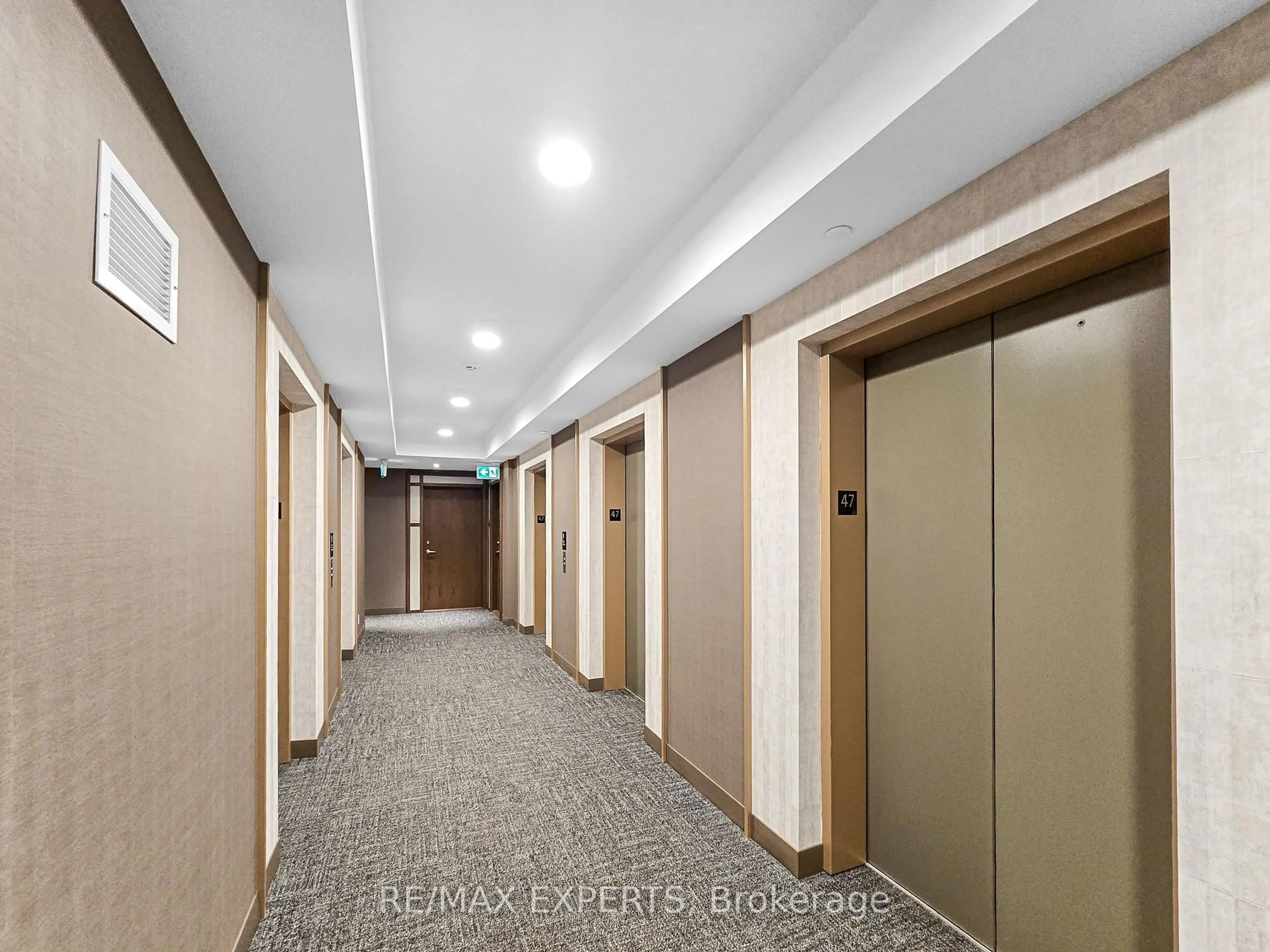 Indoor foyer for 7890 Jane St #4701, Vaughan Ontario L4K 0K9