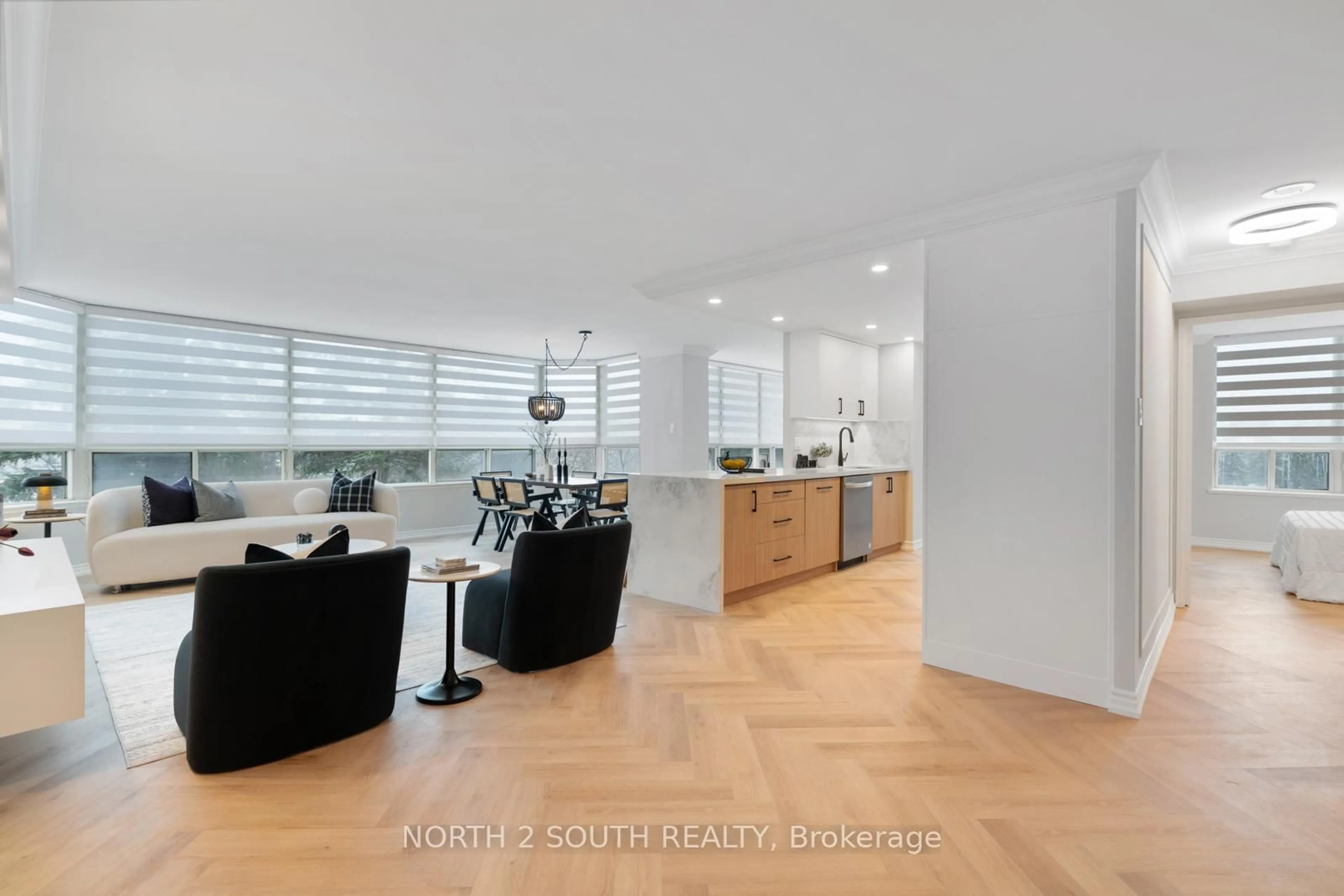 Unknown for 7 Townsgate Dr #304, Vaughan Ontario L4J 7Z9