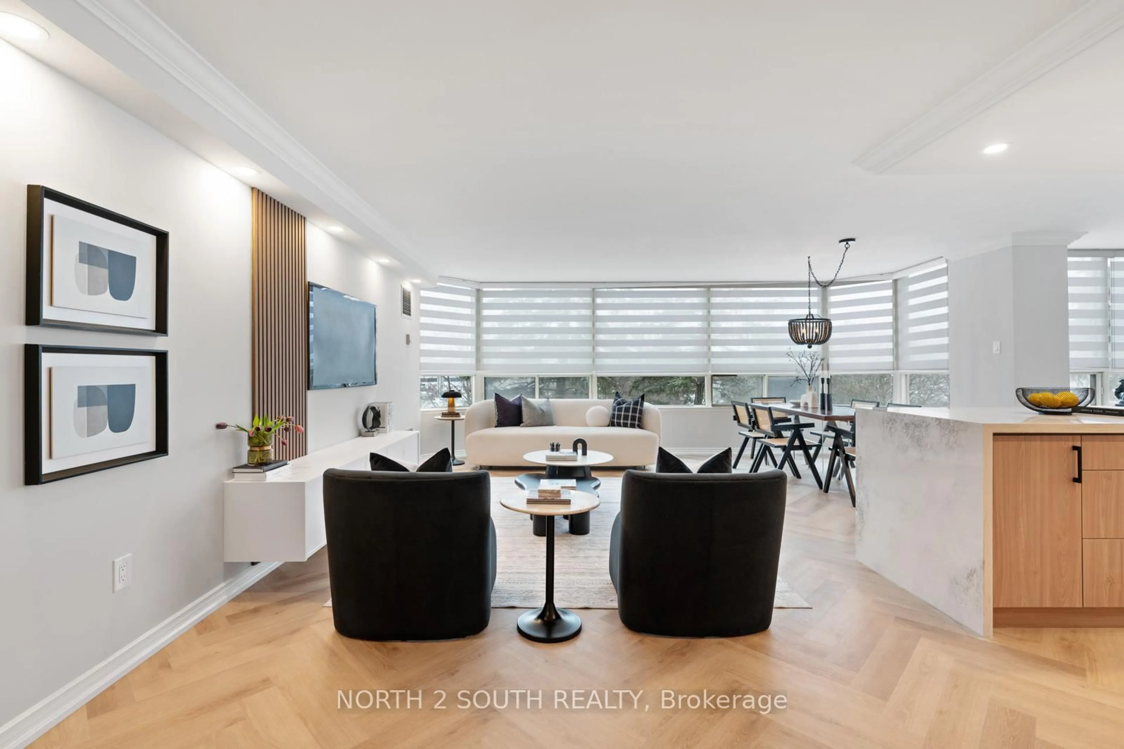 Unknown for 7 Townsgate Dr #304, Vaughan Ontario L4J 7Z9