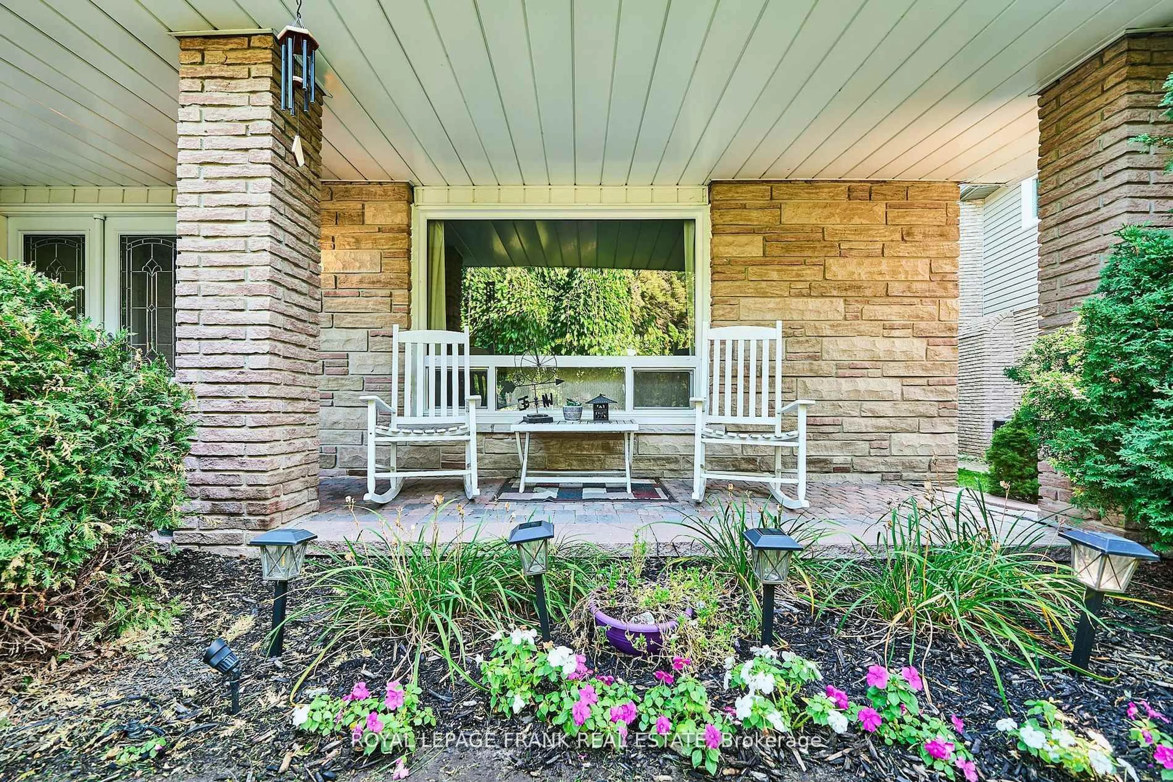 Patio, unknown for 7 Judy Crt, Markham Ontario L3P 3R8