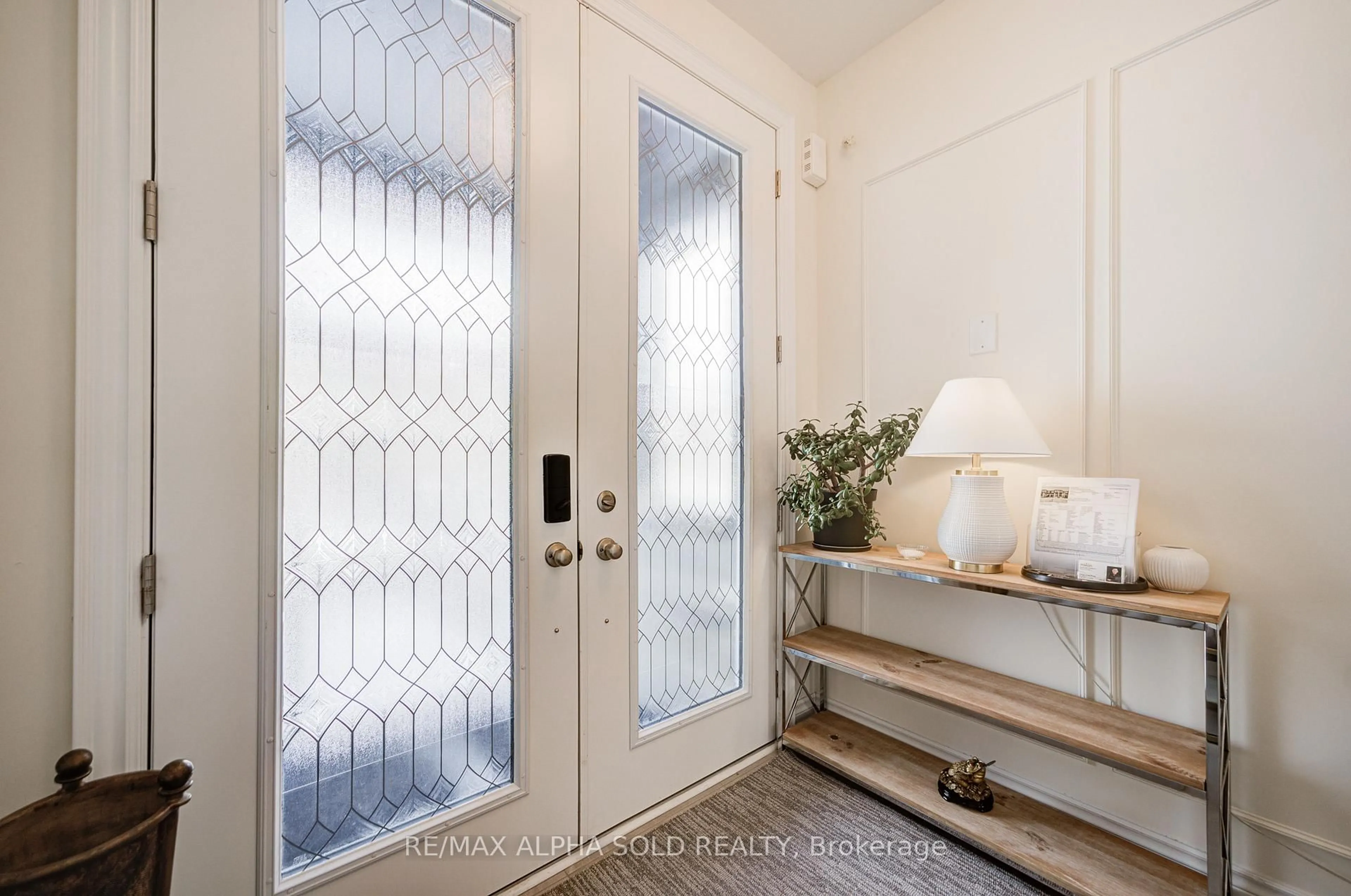 Indoor entryway for 9 Mace Ave, Richmond Hill Ontario L4E 1K8