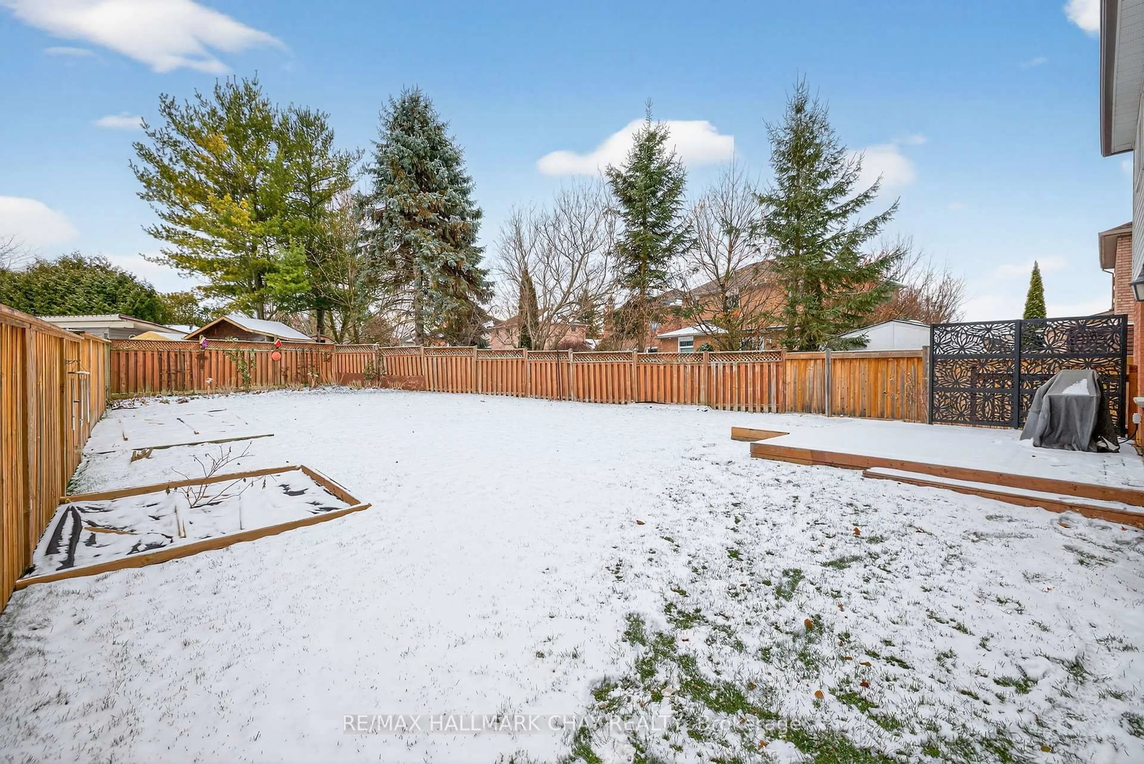 Patio, unknown for 3 Dugdale Ave, New Tecumseth Ontario L0G 1A0