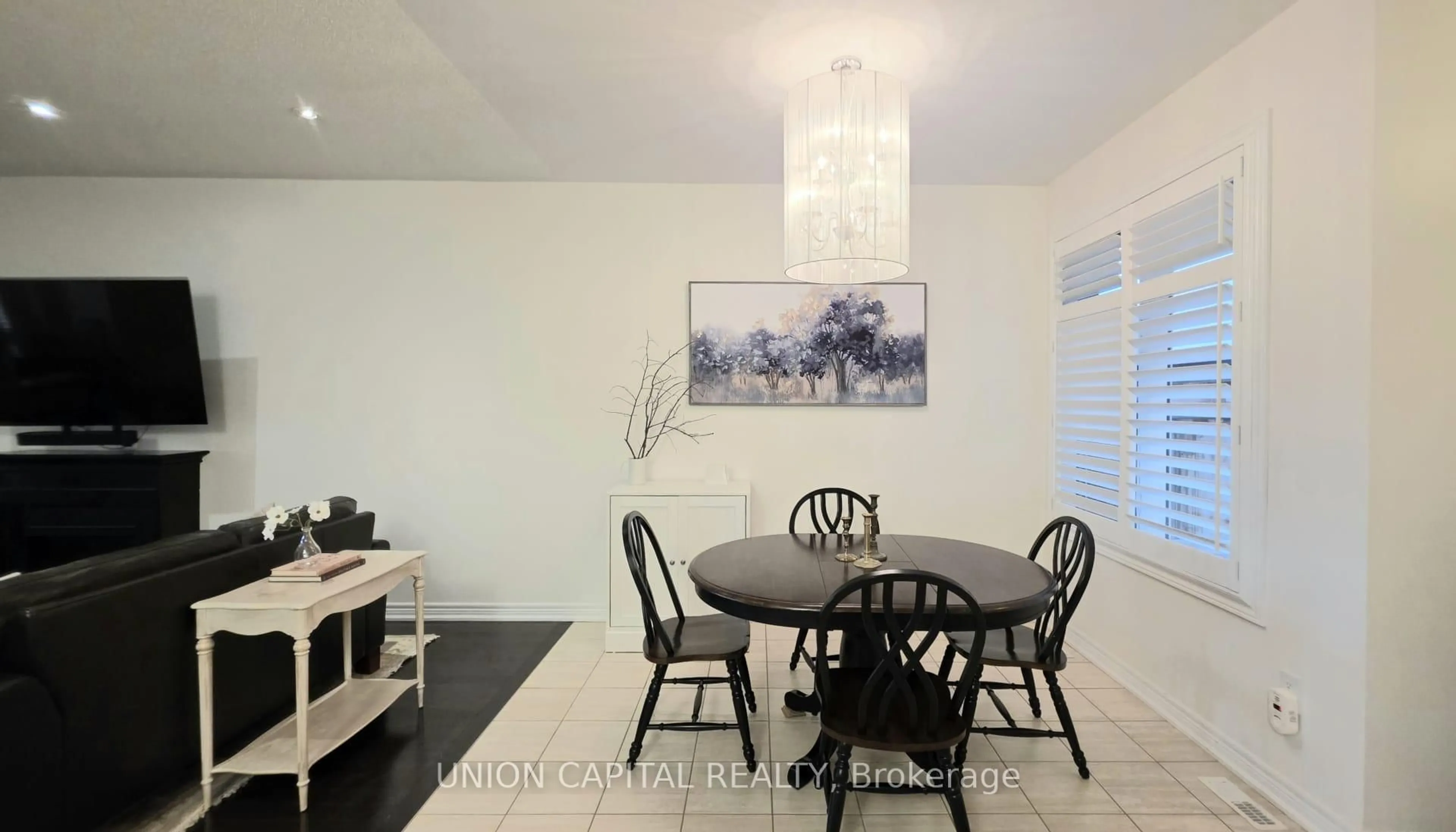 Dining room, wood/laminate floor for 526 Church St, Markham Ontario L6B 0V9