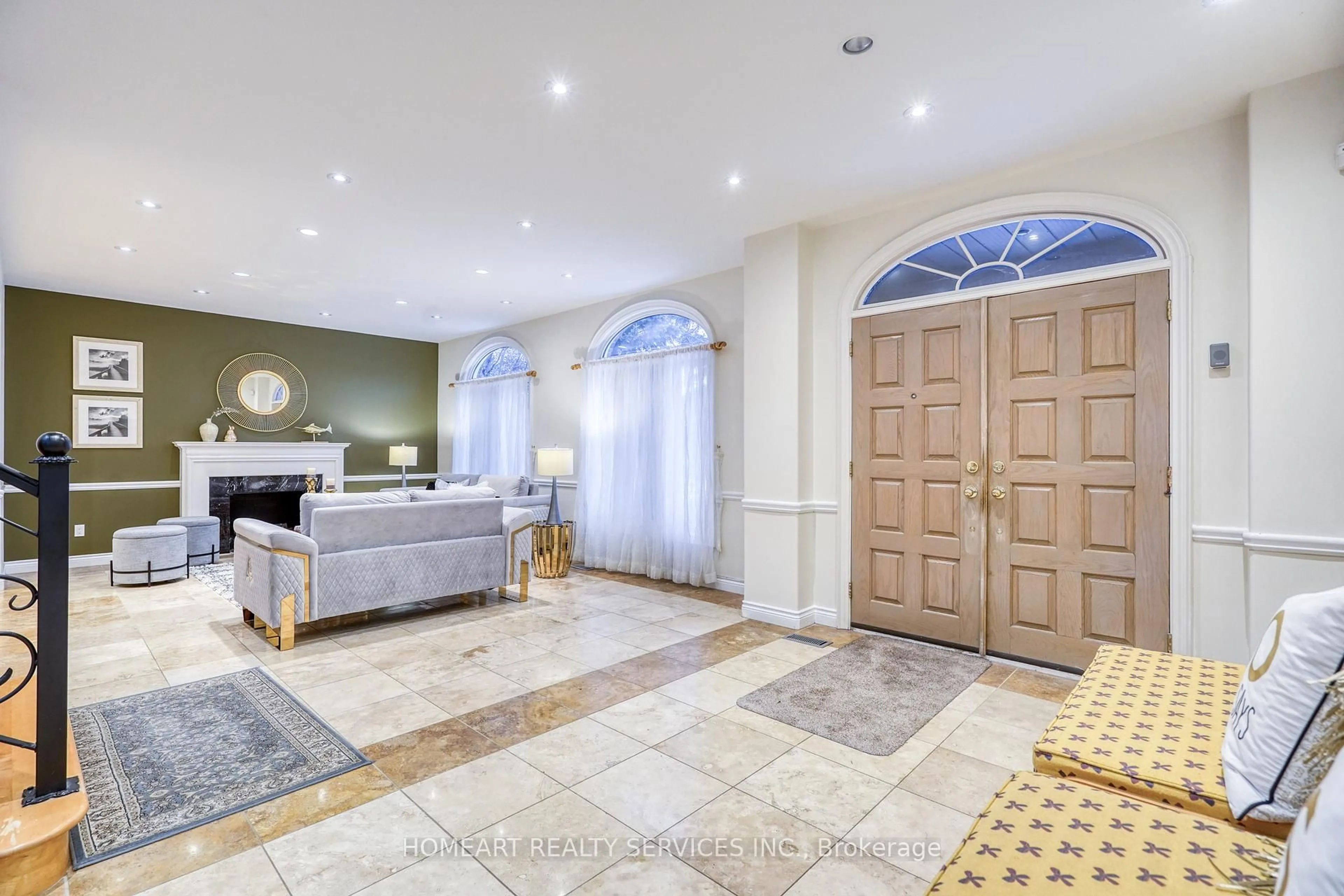 Indoor foyer for 69 Ava Cres, Richmond Hill Ontario L4B 2X5