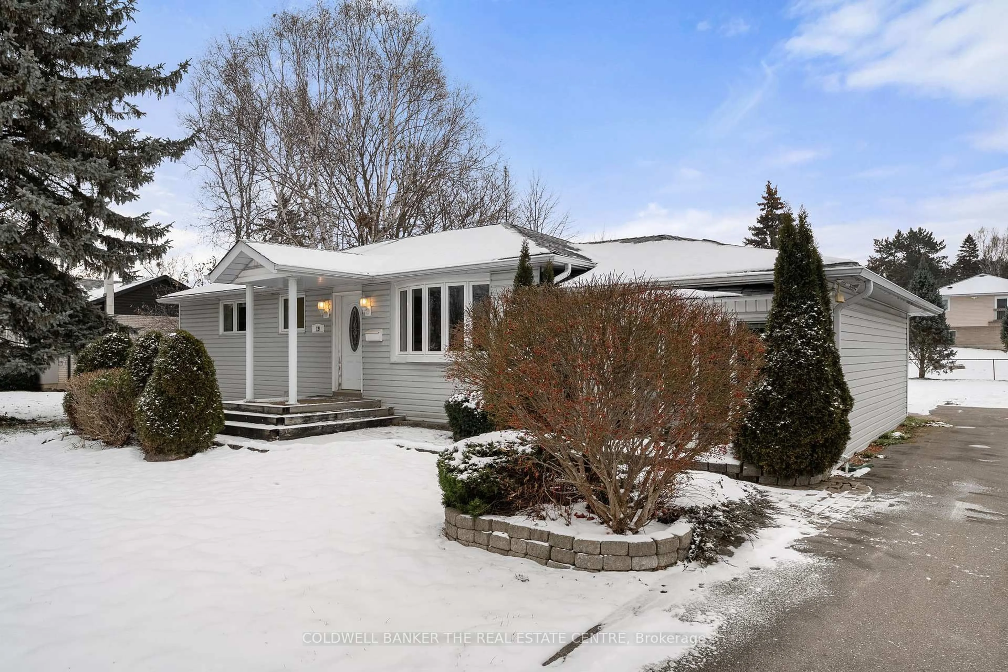 Unknown for 19 Farr Ave, East Gwillimbury Ontario L0G 1V0