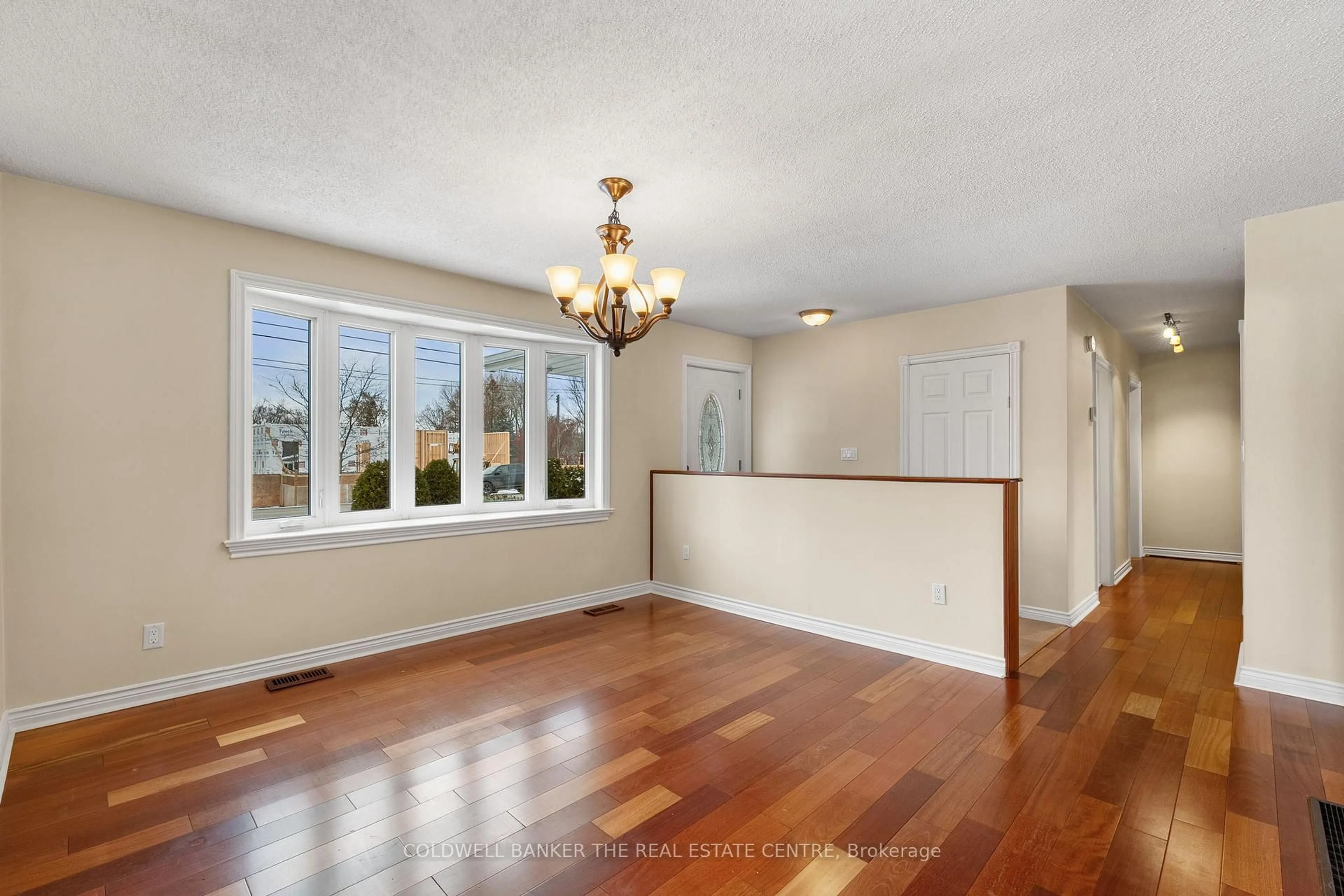 Dining room, unknown for 19 Farr Ave, East Gwillimbury Ontario L0G 1V0