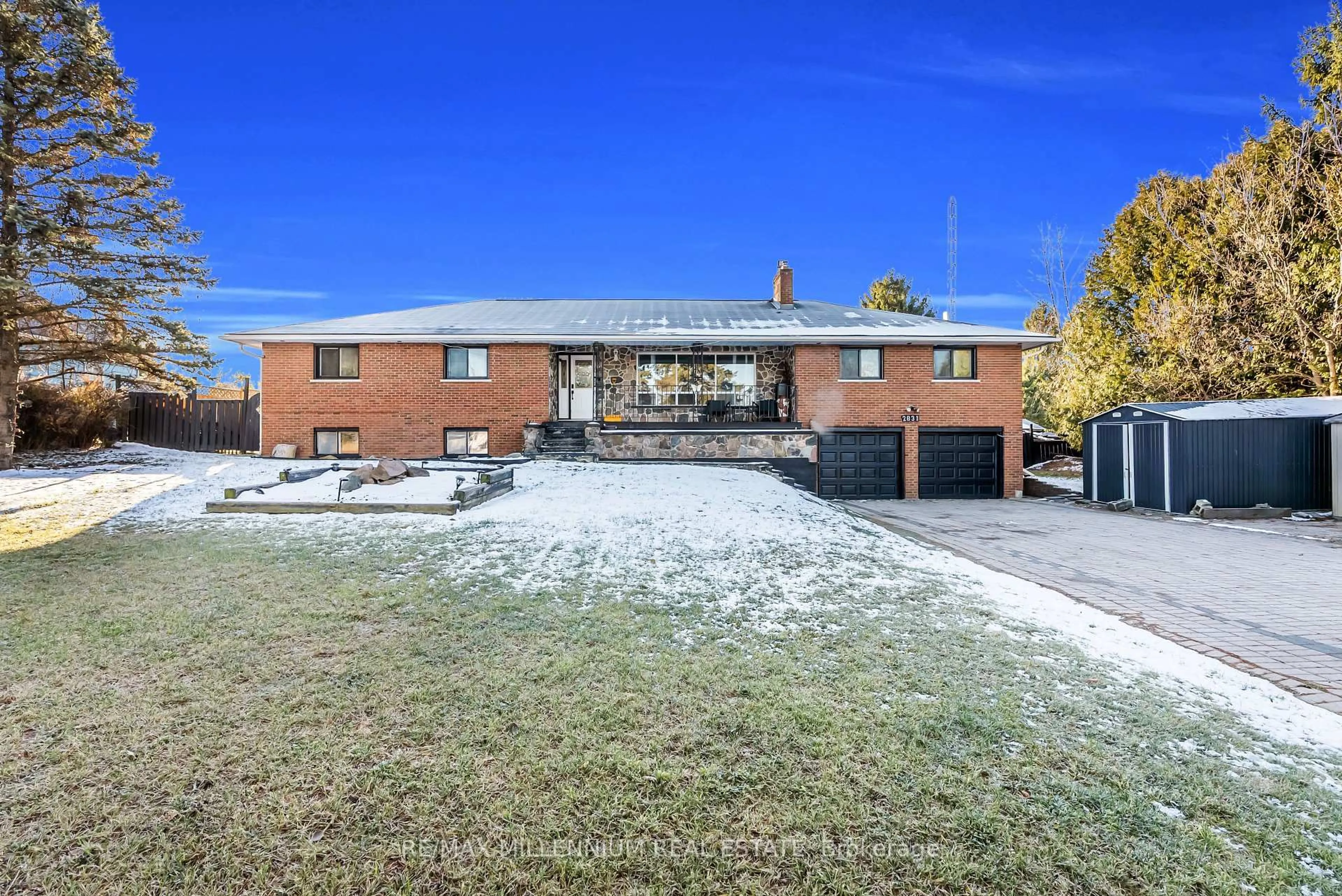 A pic from outside/outdoor area/front of a property/back of a property/a pic from drone, street for 2831 County Rd 89 Rd, Innisfil Ontario L0L 1L0