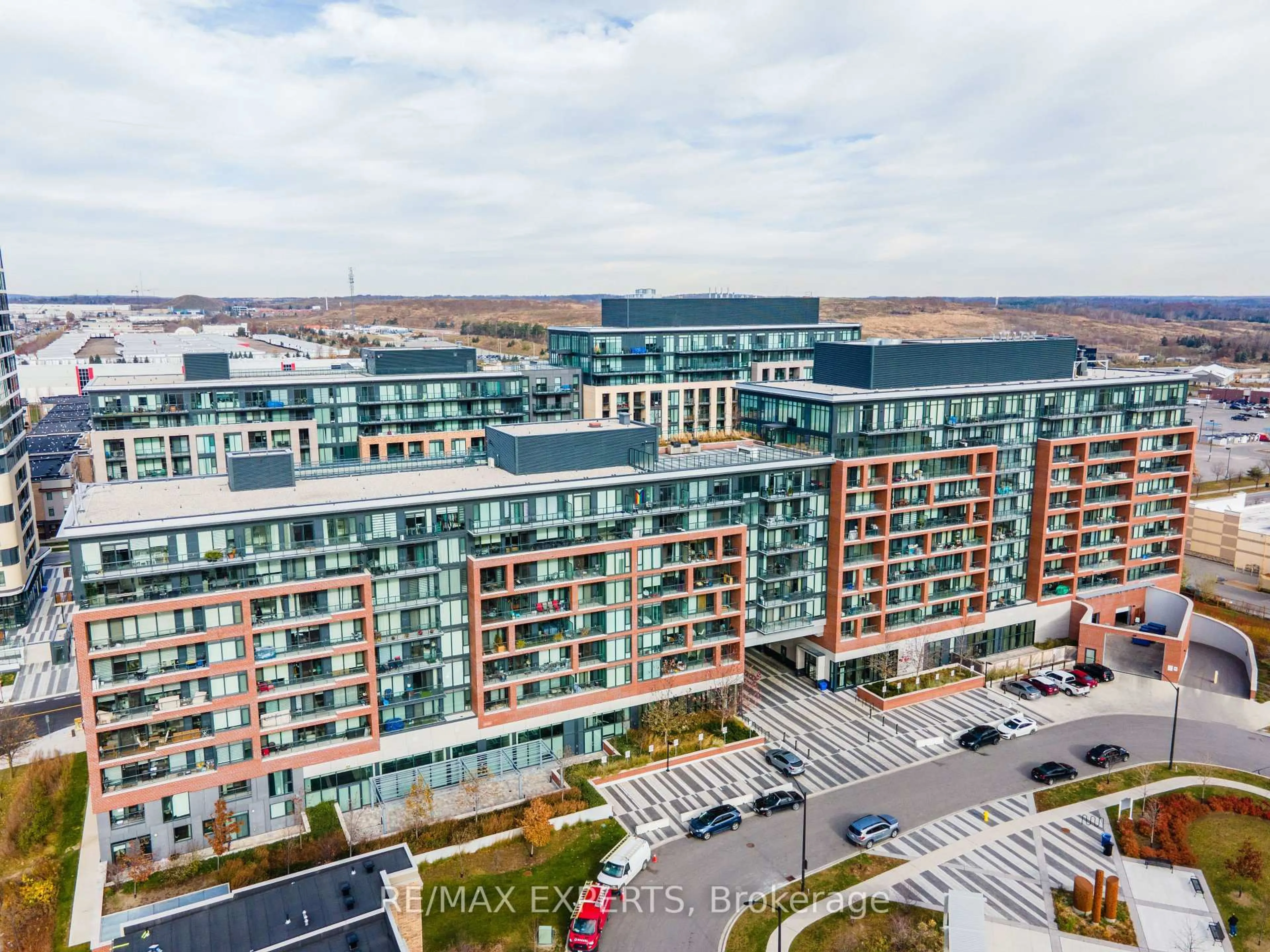A pic from outside/outdoor area/front of a property/back of a property/a pic from drone, city buildings view from balcony for 99 Eagle Rock Way #106, Vaughan Ontario L6A 5A7