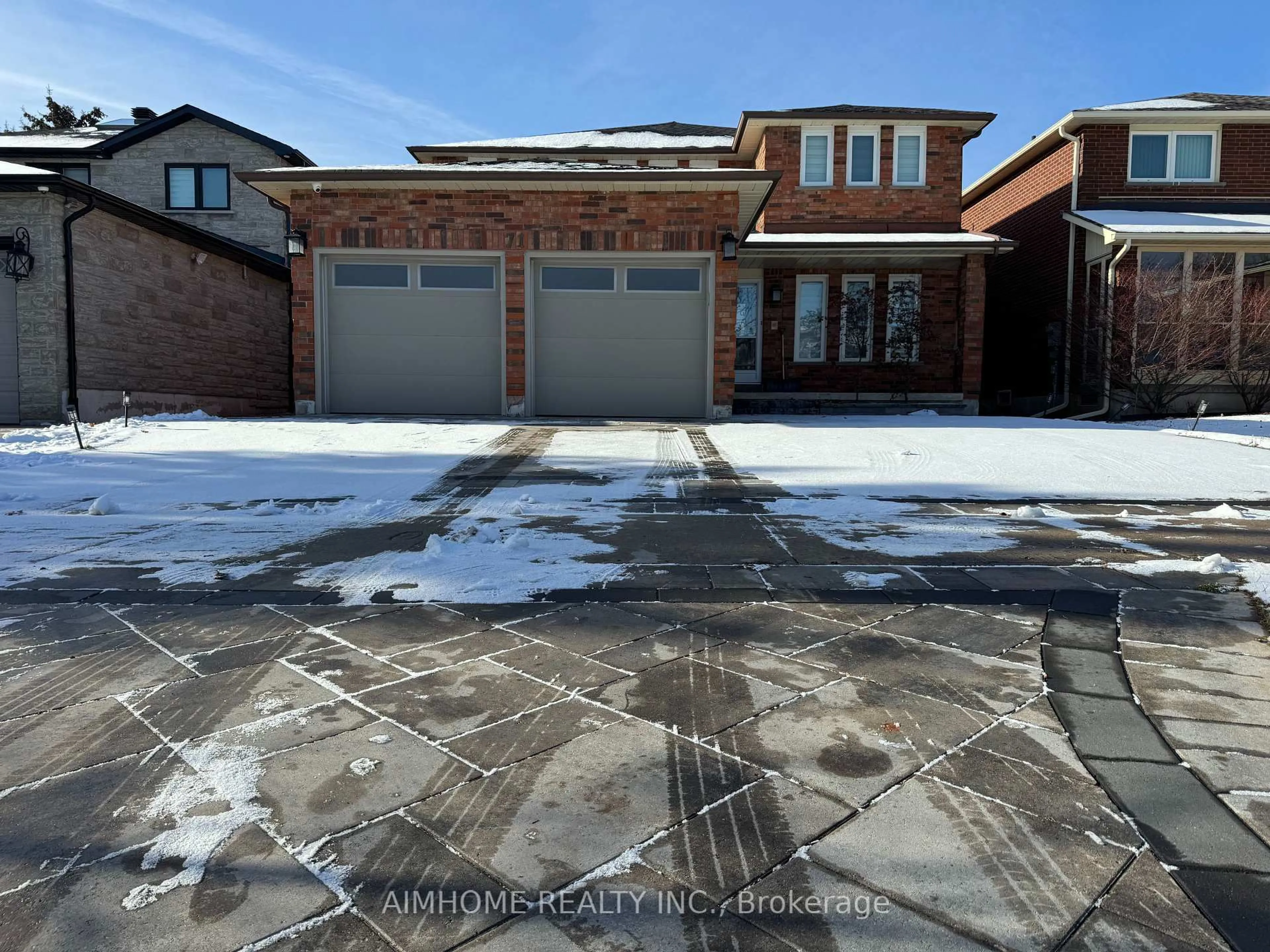 Home with brick exterior material, street for 71 Hyde Park Dr, Richmond Hill Ontario L4B 1X2