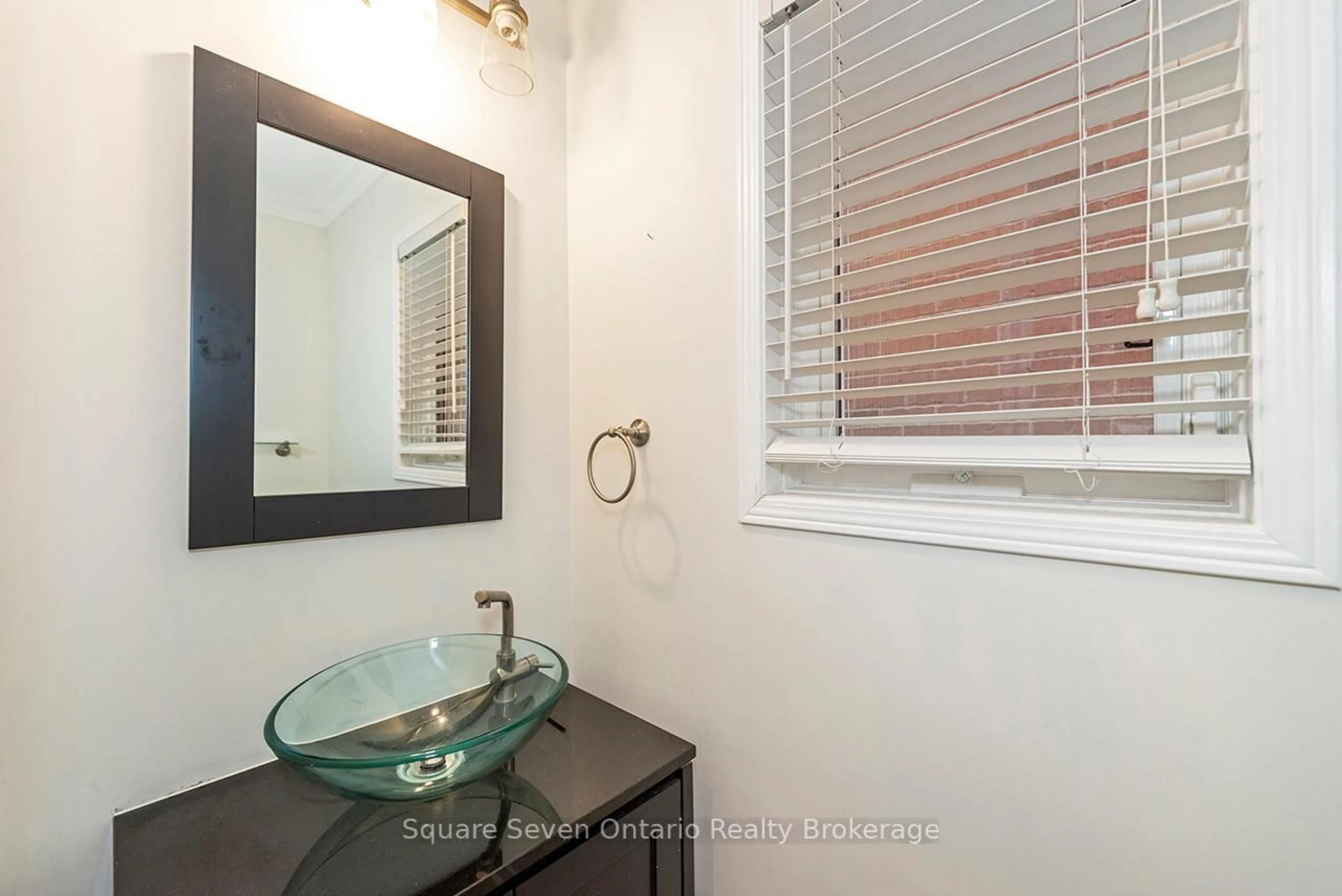 Standard bathroom, ceramic/tile floor for 391 Vellore Park Ave, Vaughan Ontario L4H 0E6