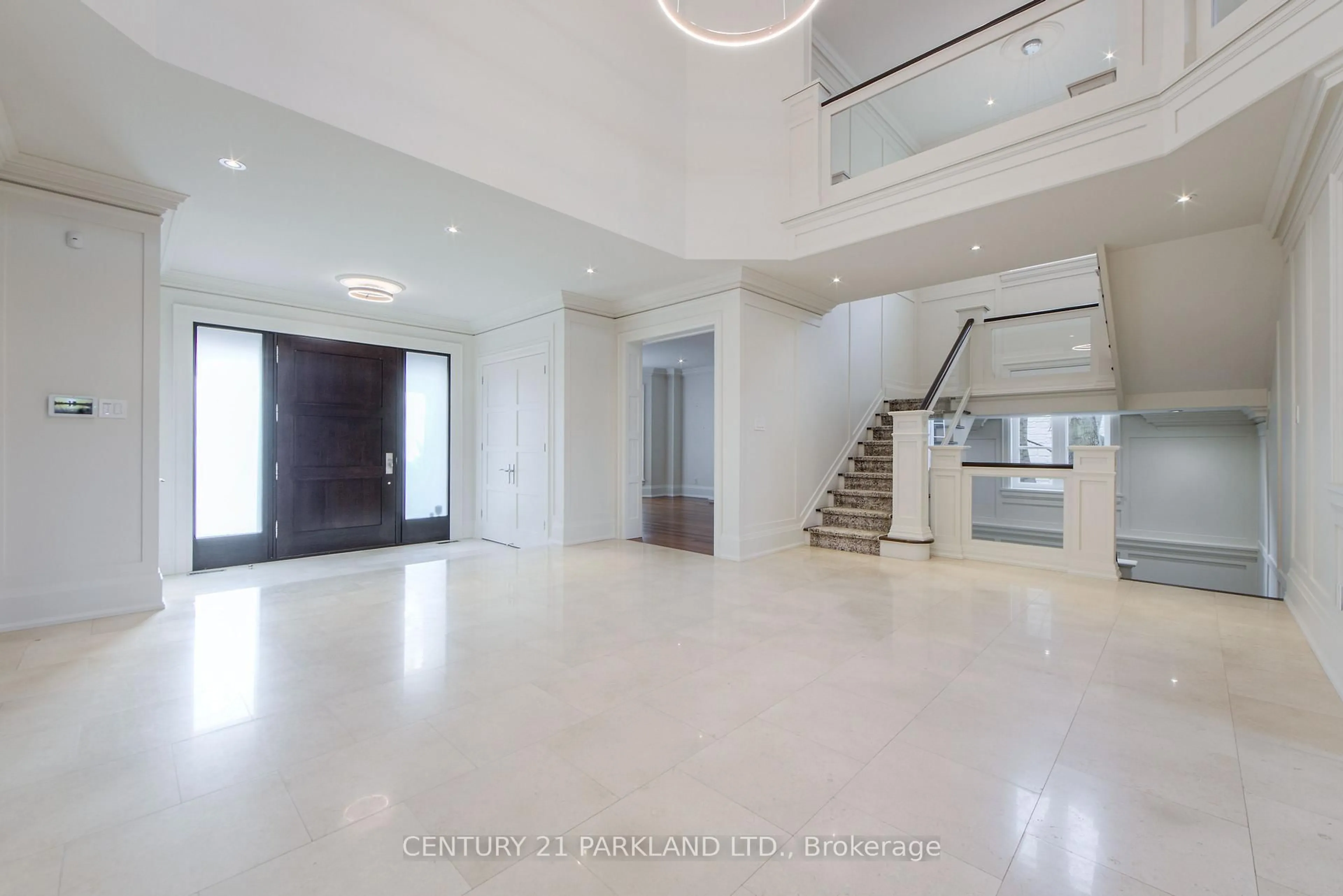 Indoor foyer for 16 Flatbush Ave, Vaughan Ontario L4L 8K3