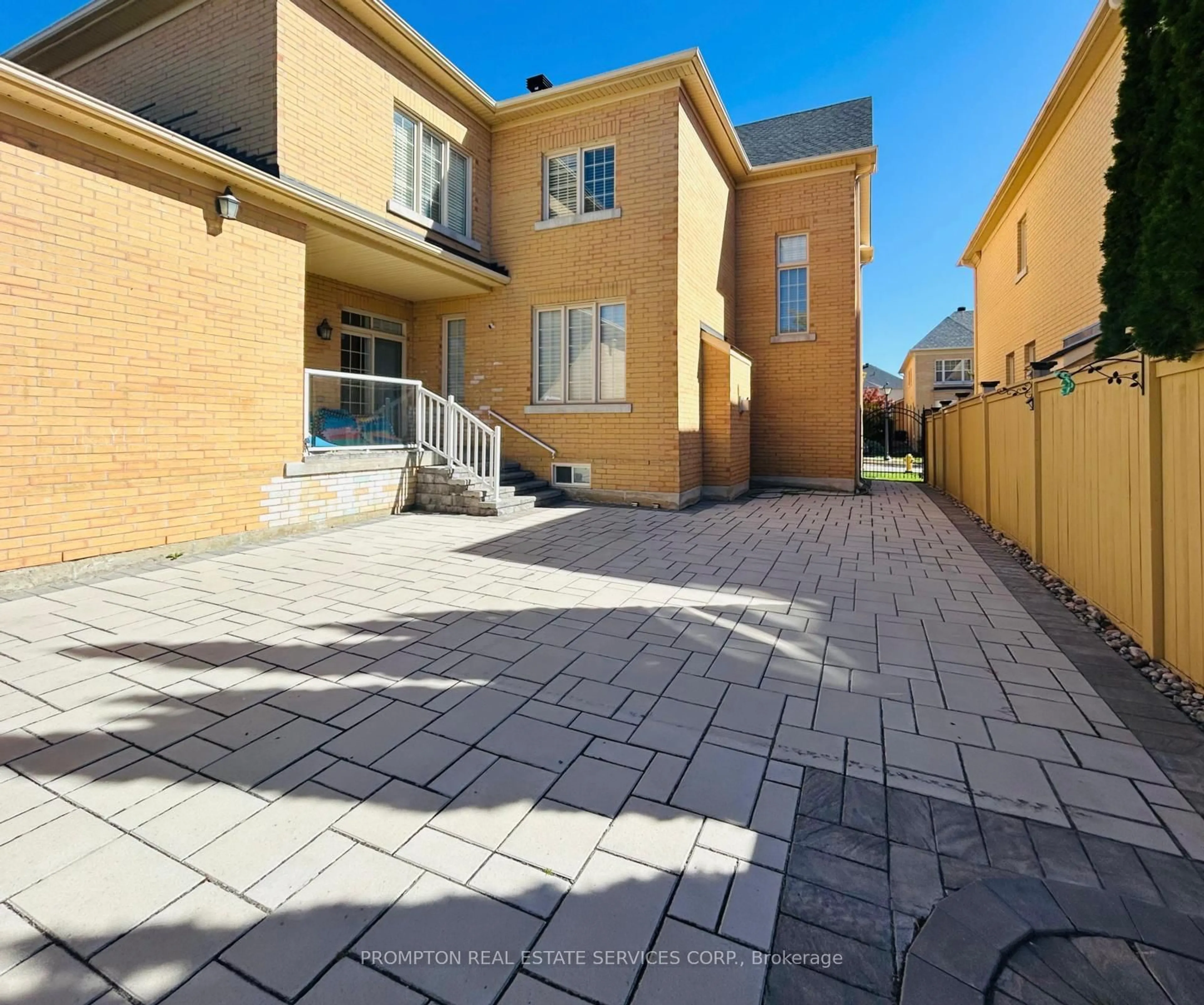 Patio, street for 10 Father McGinn Rd, Markham Ontario L6C 0A7