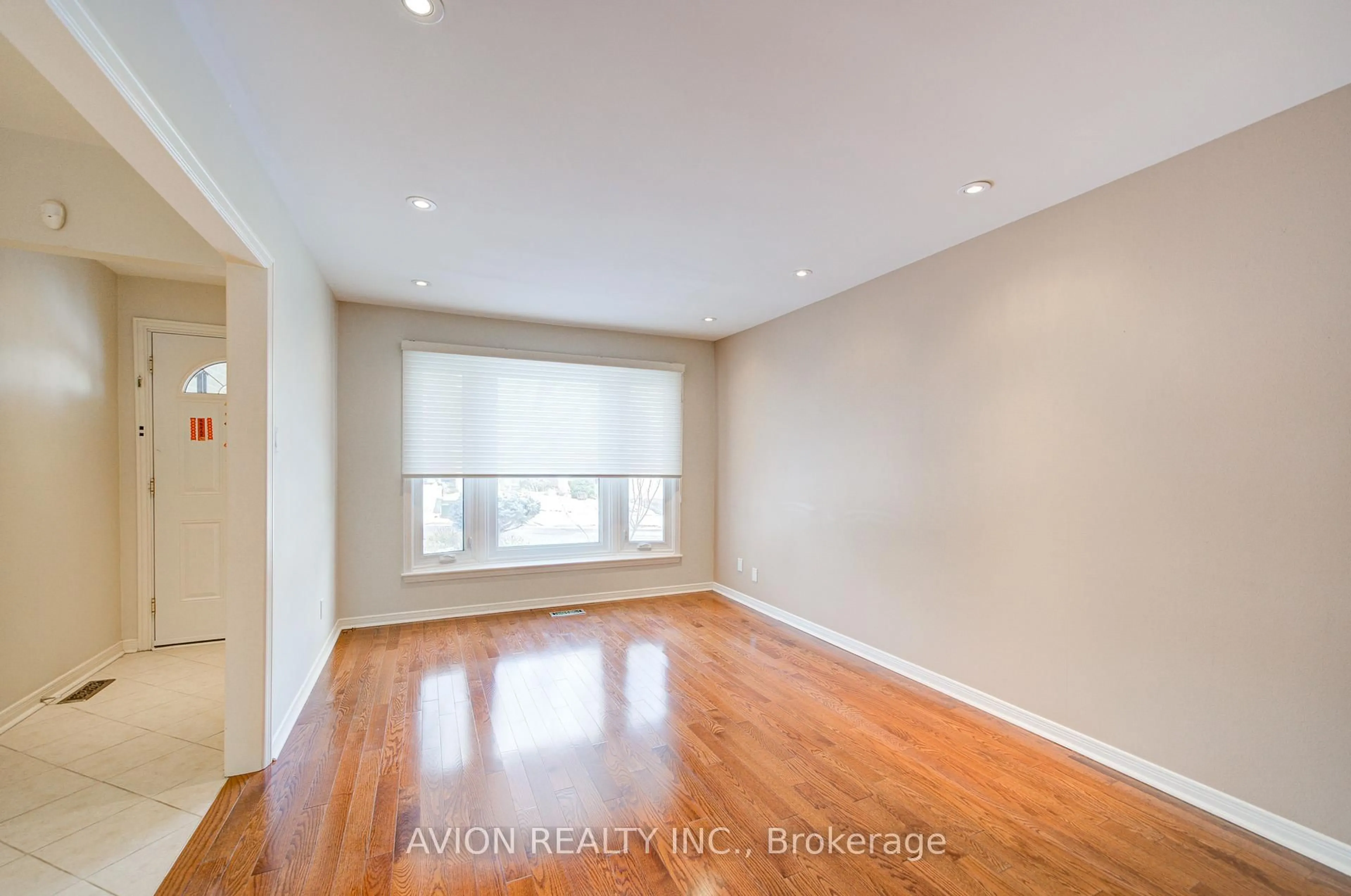 A pic of a room for 31 Charnwood Pl, Markham Ontario L3T 5H2