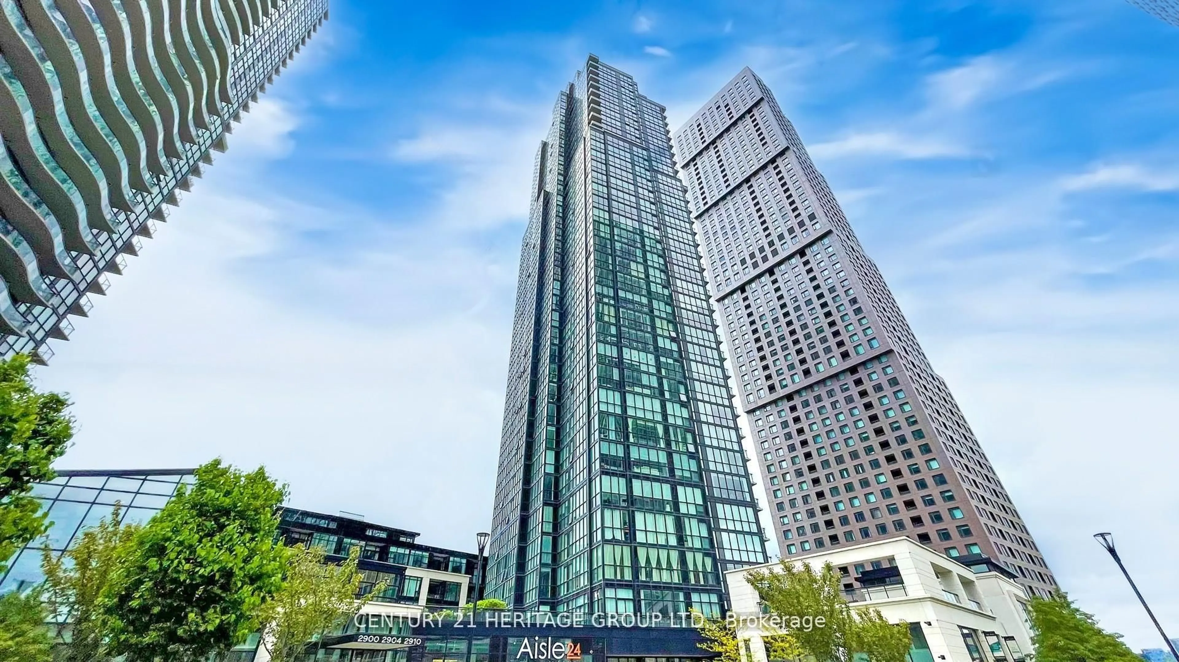 Indoor foyer for 2910 Highway 7 Rd #405, Vaughan Ontario L4K 0H8