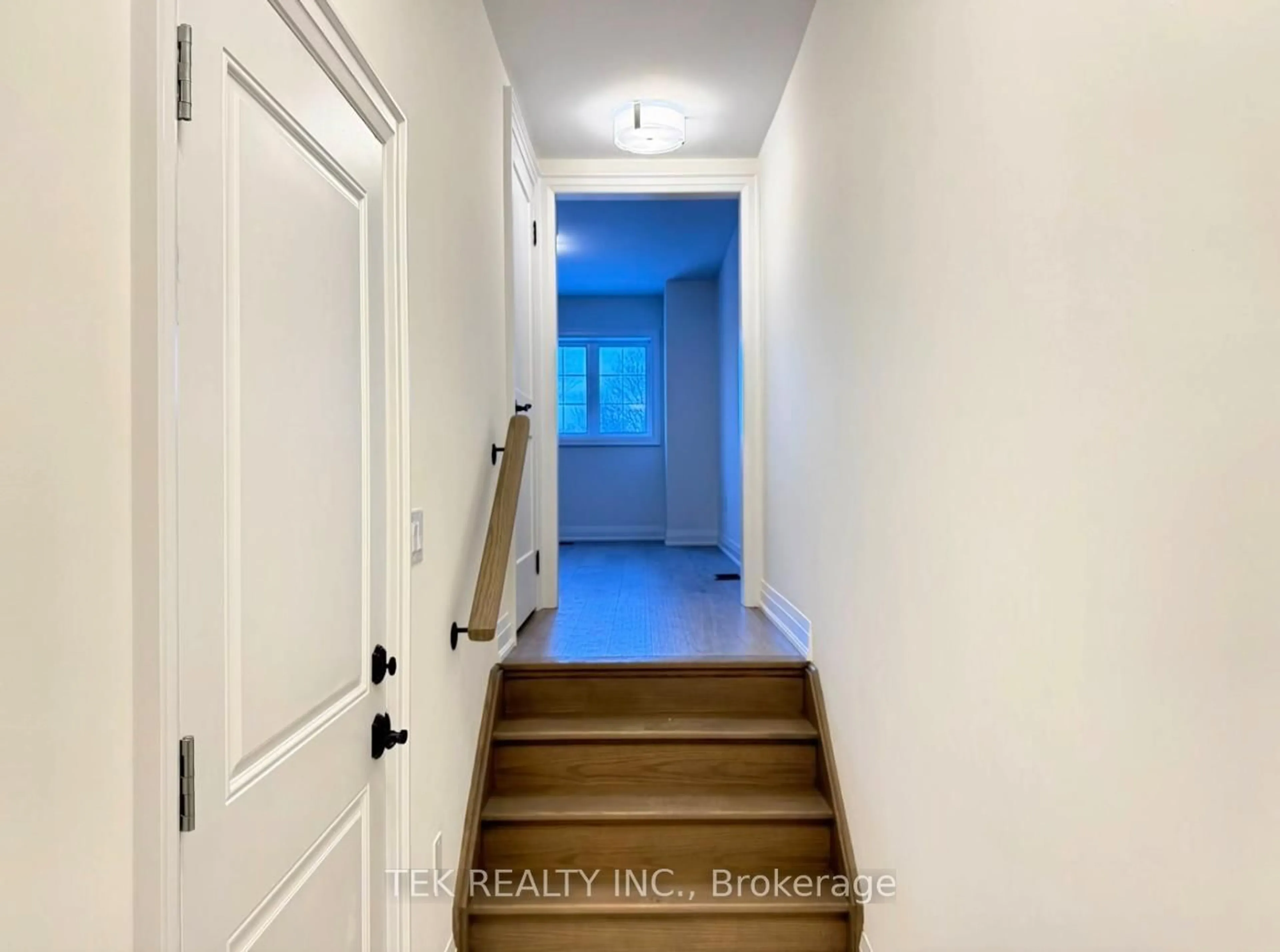 Indoor entryway for 4275 Major Mackenzie Dr, Markham Ontario L6C 3L5