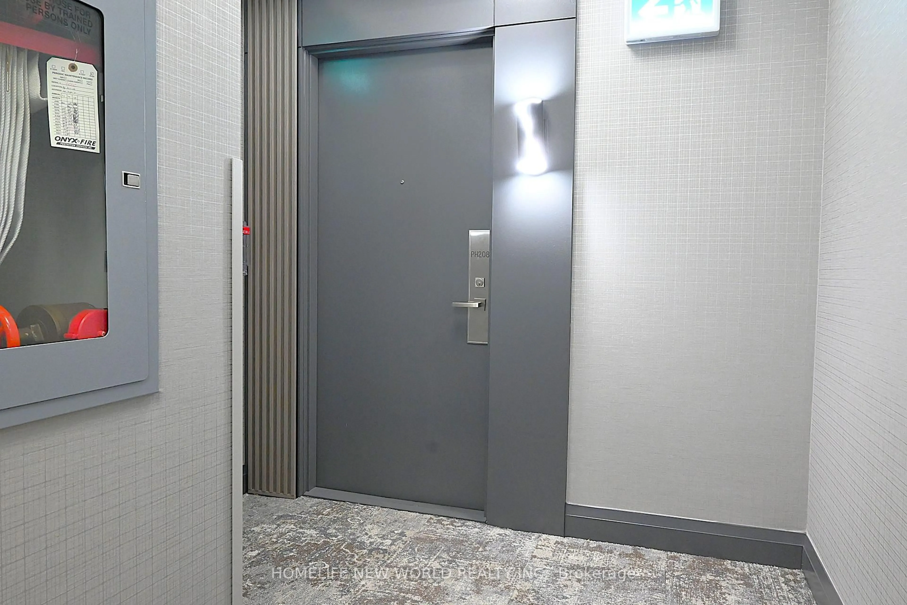 Indoor foyer for 7161 Yonge St #PH2-08, Markham Ontario L3T 0C8