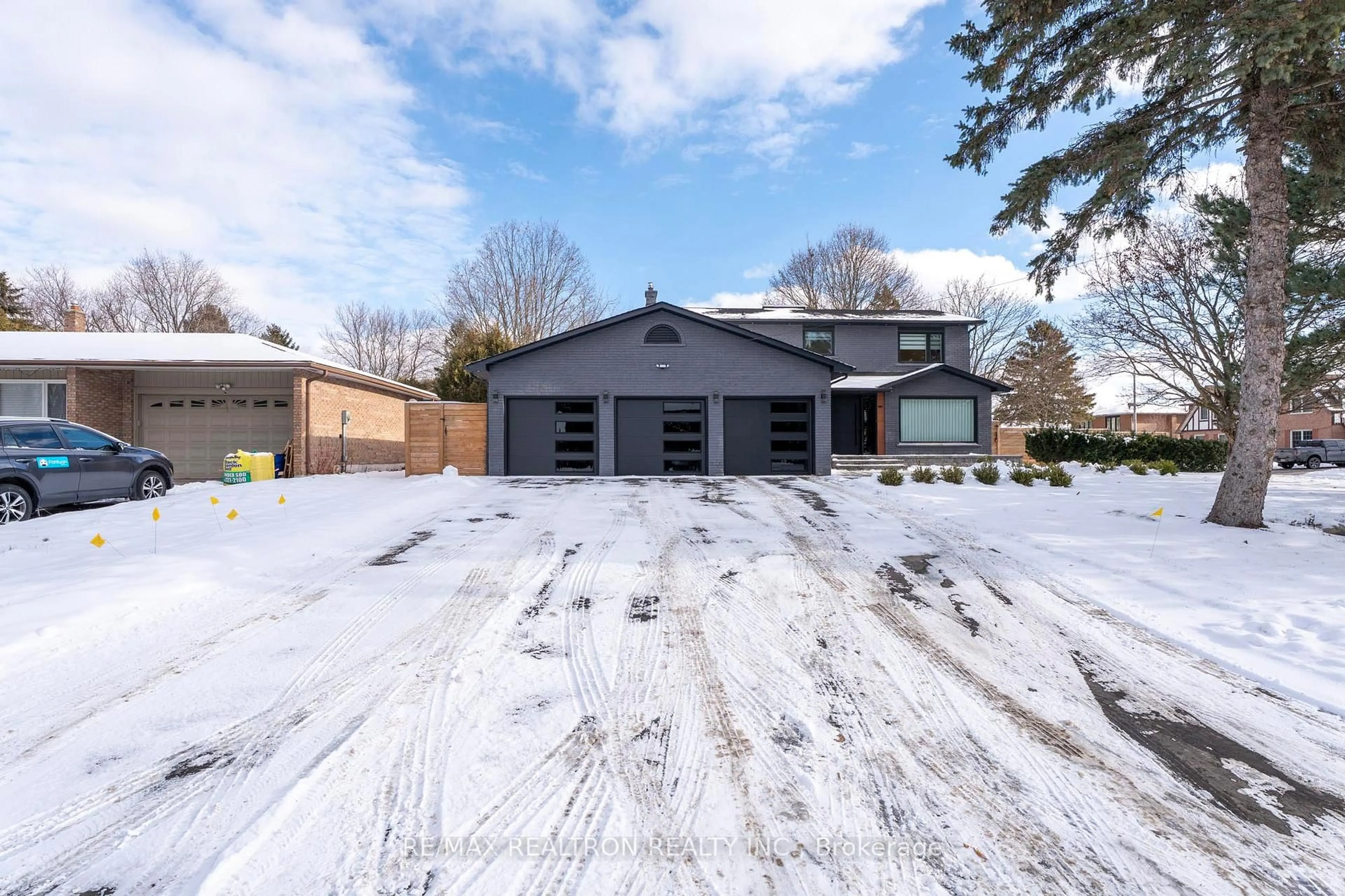 Unknown for 1 Rosegarden Cres, Richmond Hill Ontario L4E 2P1