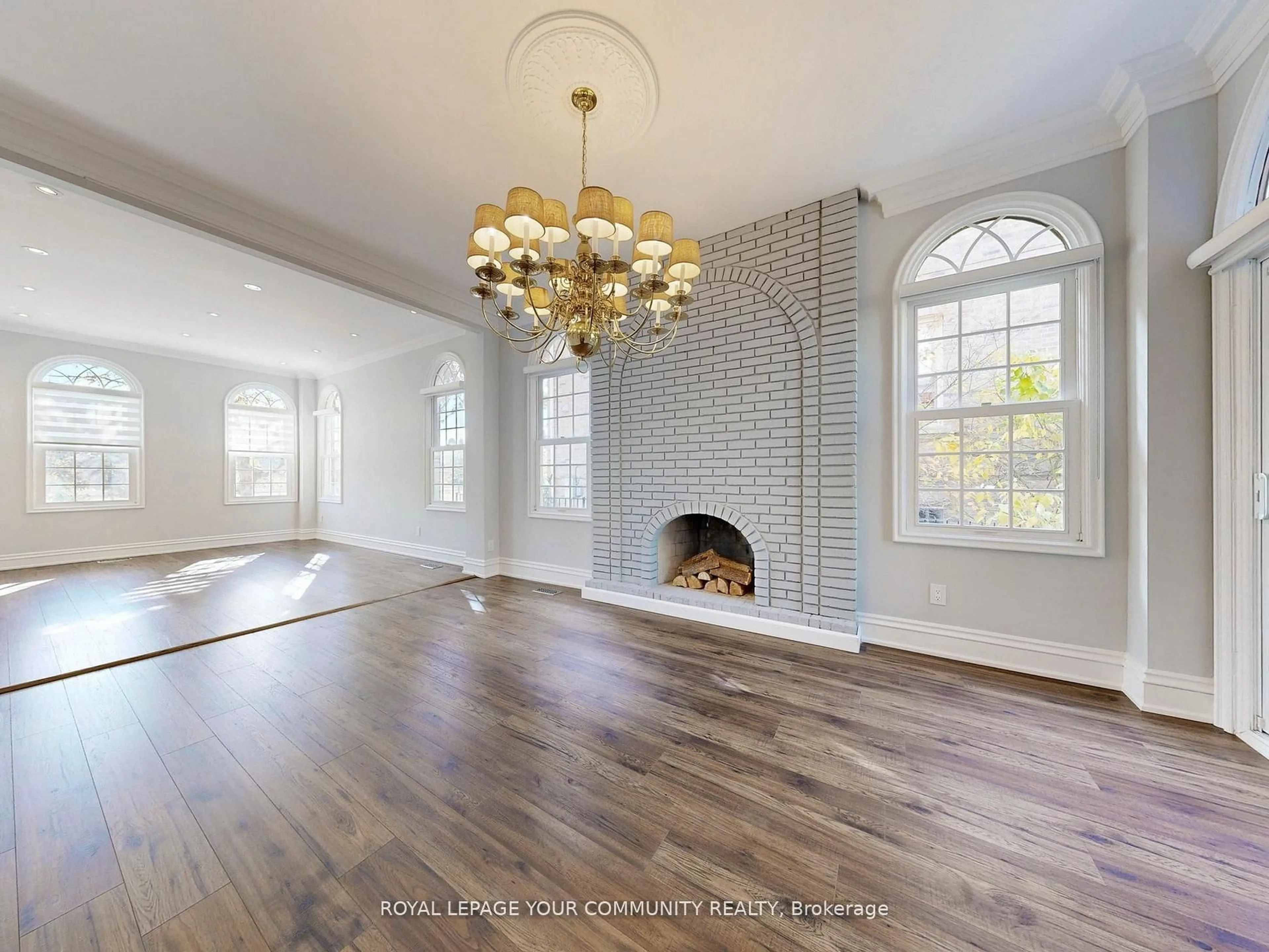 Unknown for 68 Regent St, Richmond Hill Ontario L4C 9C5