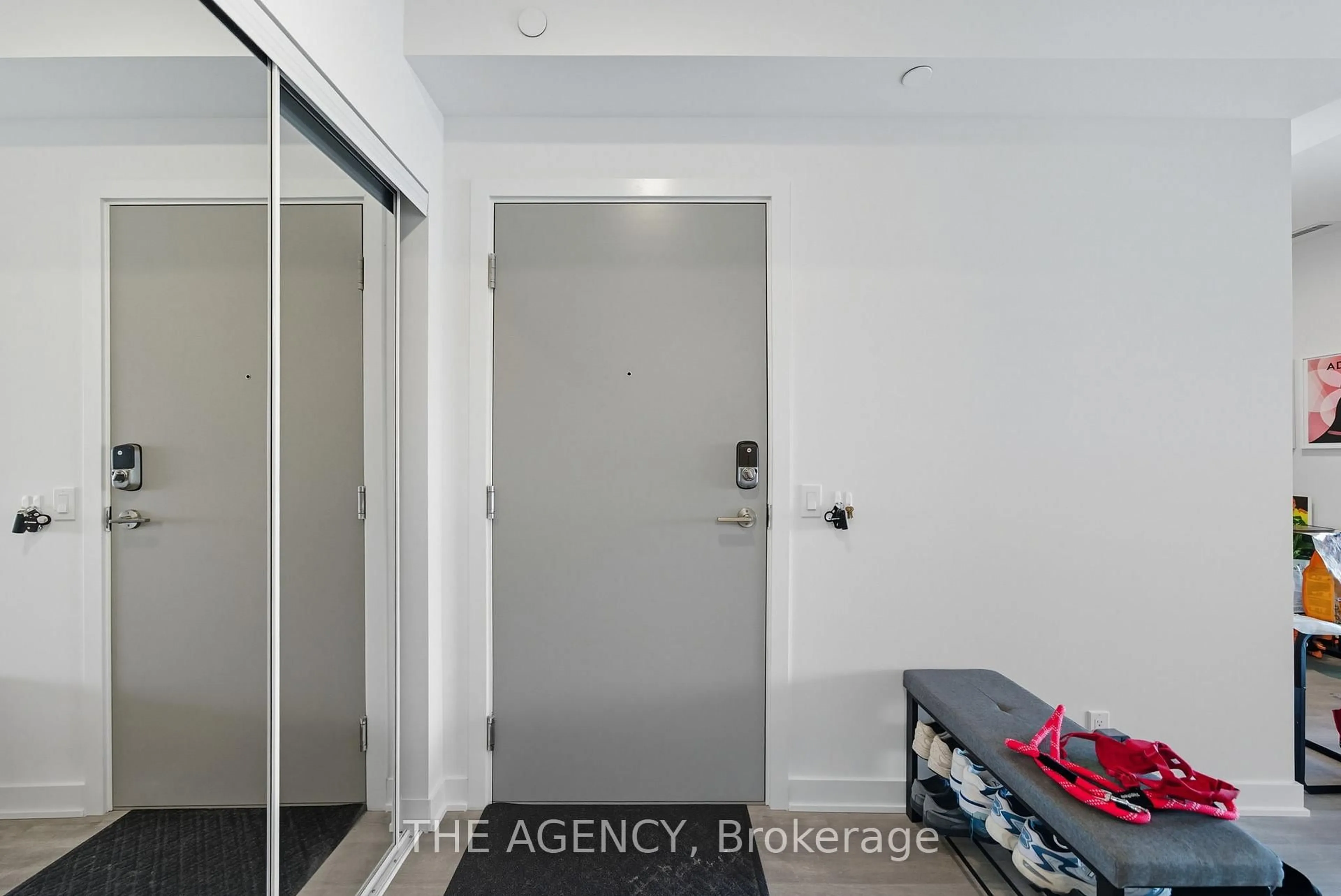 Indoor entryway for 30 Upper Mall Way #1411, Vaughan Ontario L4J 0L7