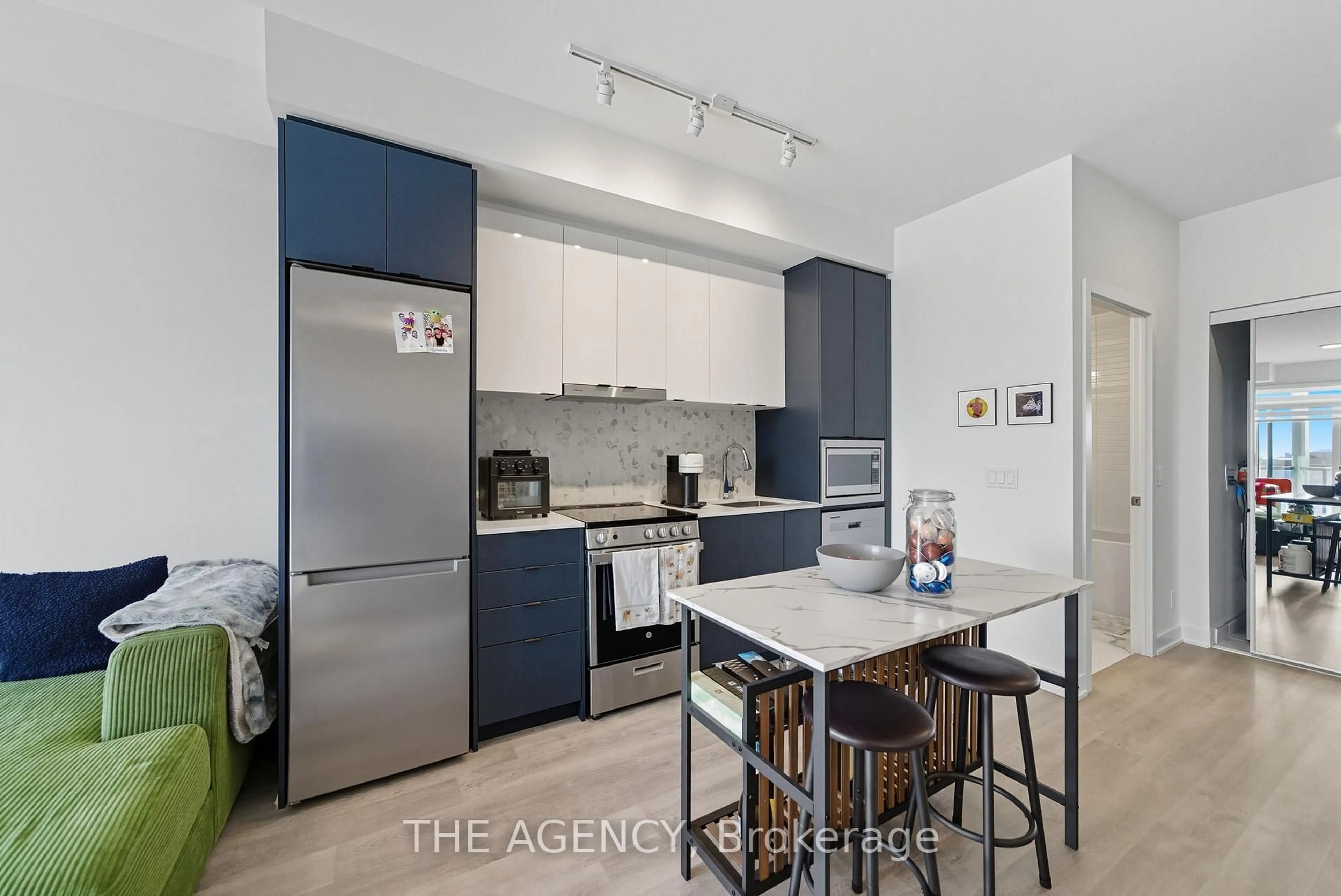 Unknown for 30 Upper Mall Way #1411, Vaughan Ontario L4J 0L7