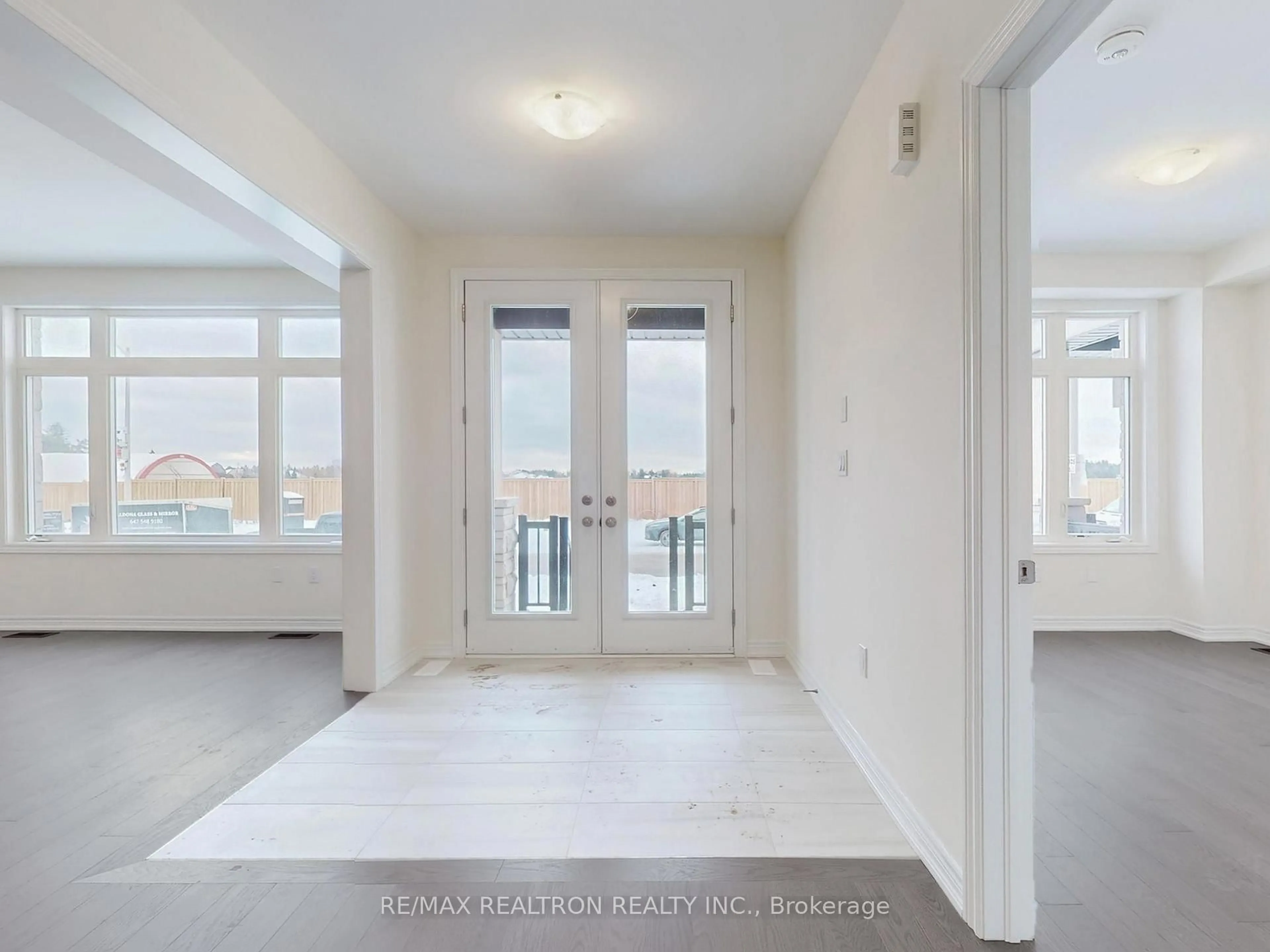 Indoor entryway for 153 Berczy Green Dr, Markham Ontario L6C 3P5