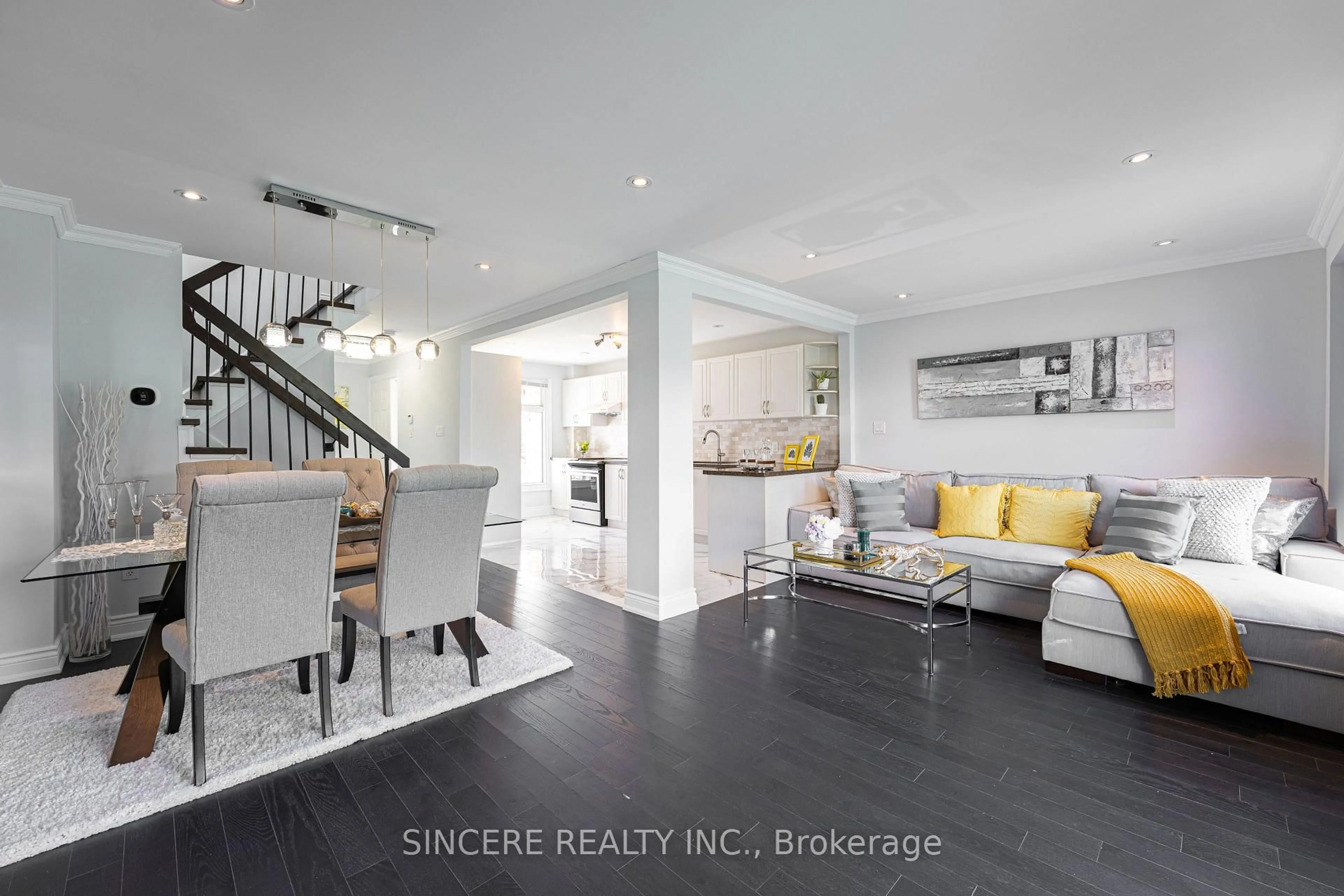 Unknown for 8 Greenbelt Cres, Richmond Hill Ontario L4C 5R8