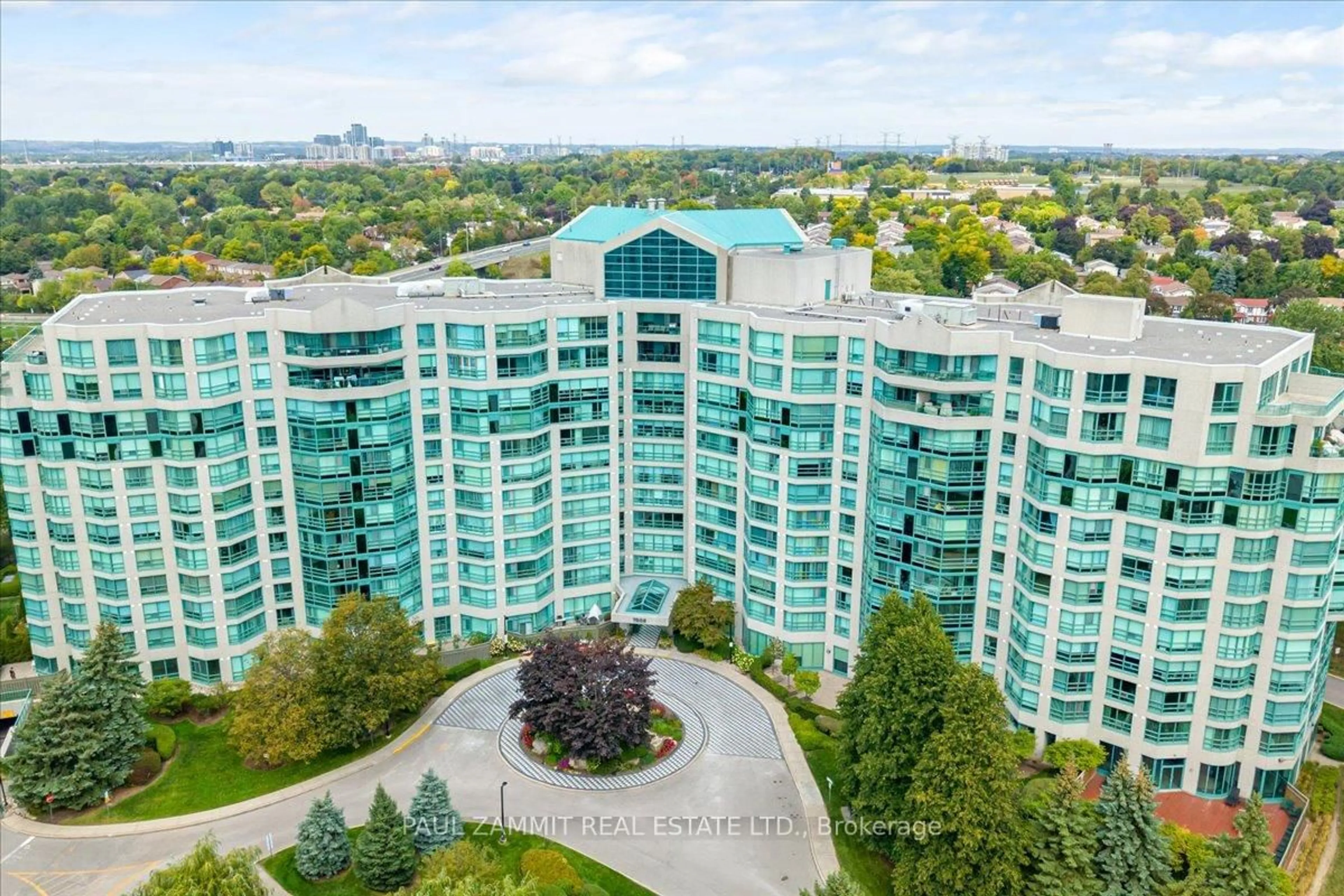 A pic from outside/outdoor area/front of a property/back of a property/a pic from drone, city buildings view from balcony for 7905 Bayview Ave #222, Markham Ontario L3T 7N3