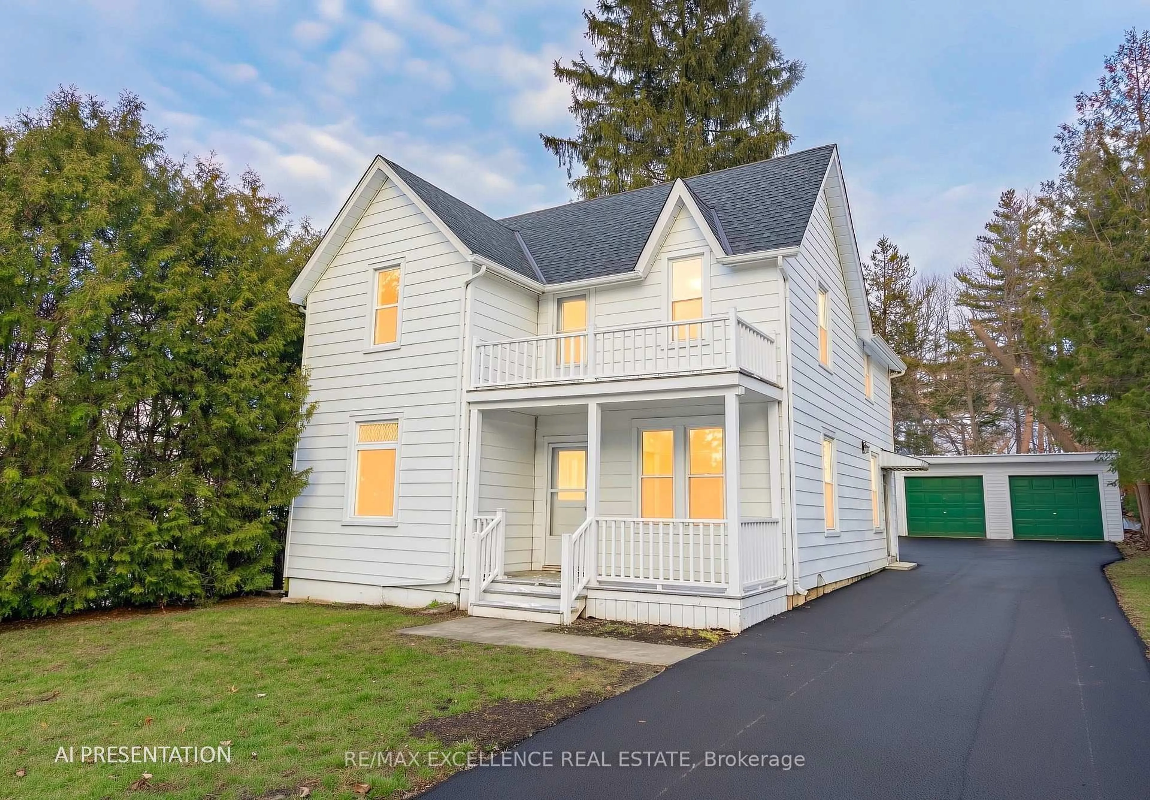 Home with vinyl exterior material, street for 365 Cotter St, Newmarket Ontario L3Y 3X9