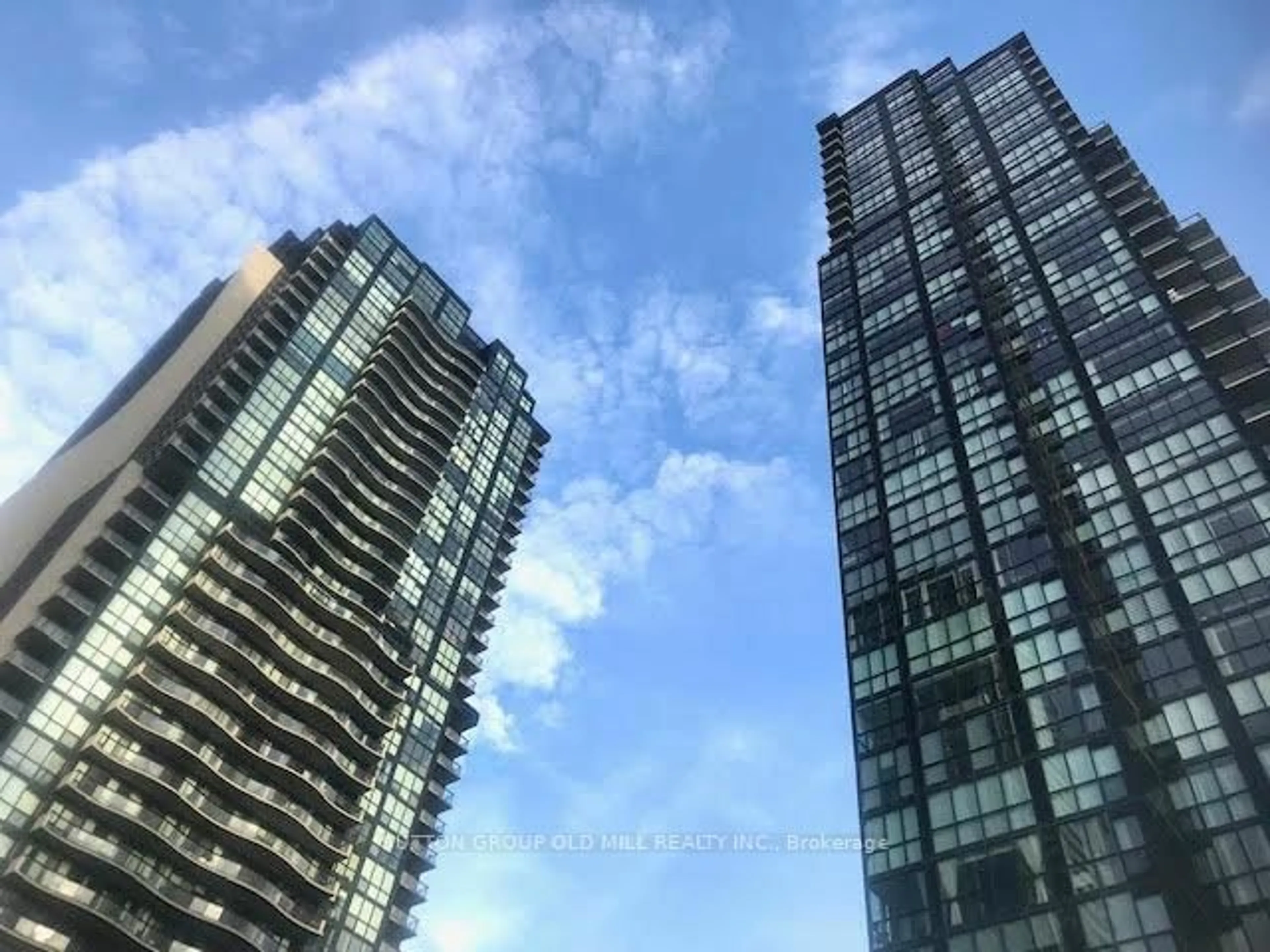 Blurry image for 2900 Highway 7 Rd #510, Vaughan Ontario L4K 0G3