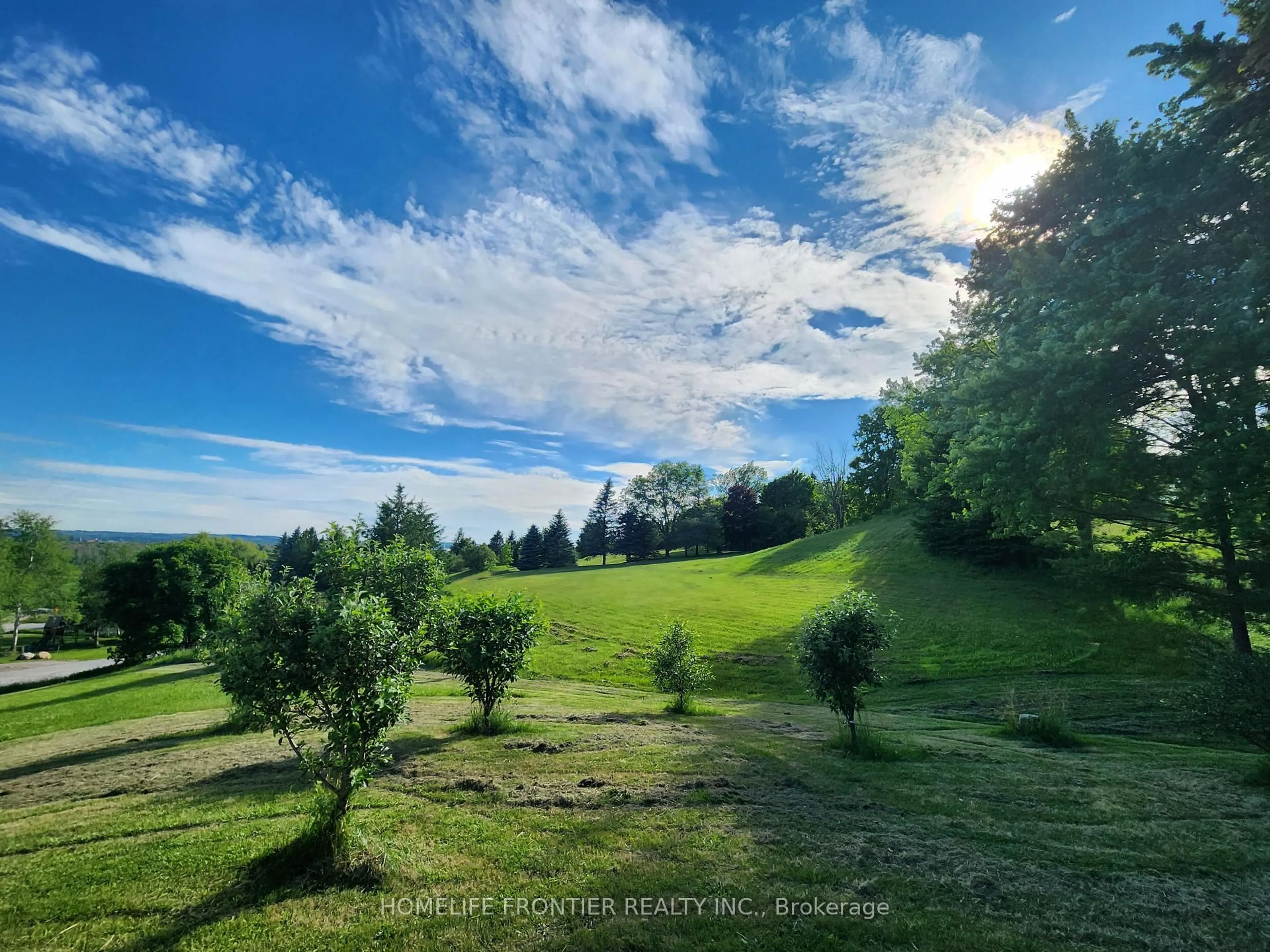 A pic from outside/outdoor area/front of a property/back of a property/a pic from drone, forest/trees view for 3 Mandalane Dr, King Ontario L0G 1T0