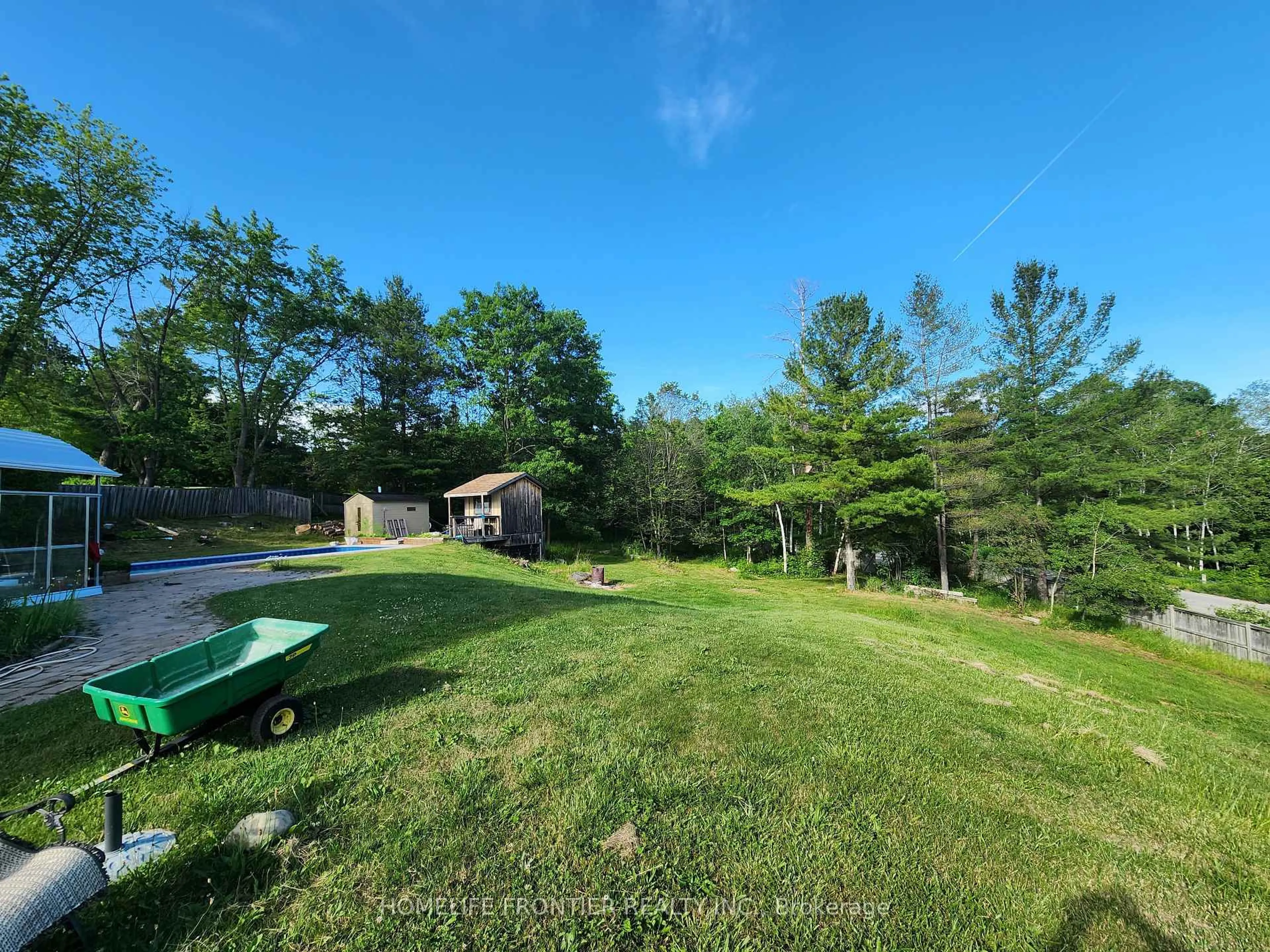 A pic from outside/outdoor area/front of a property/back of a property/a pic from drone, water/lake/river/ocean view for 3 Mandalane Dr, King Ontario L0G 1T0