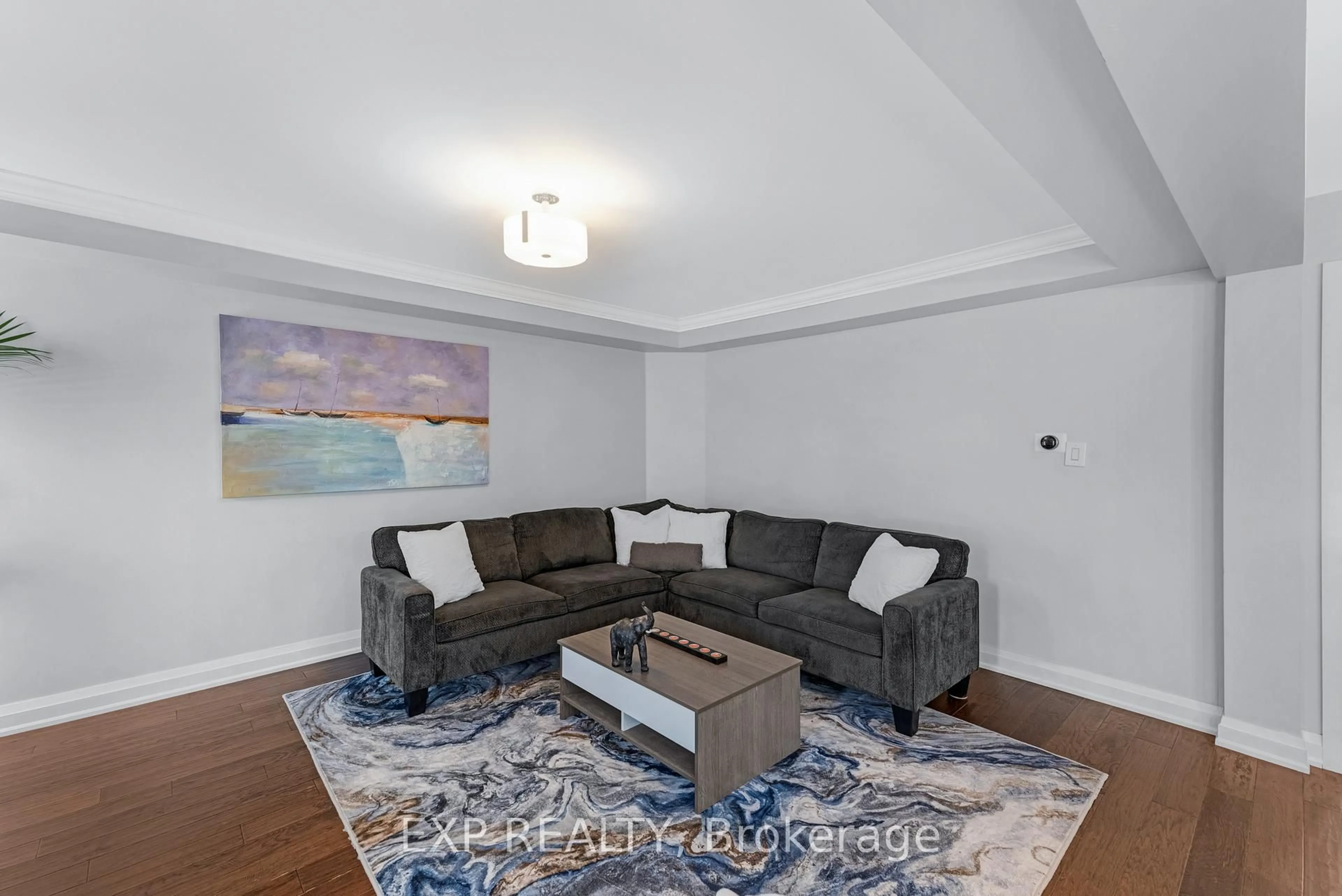 Living room with furniture, unknown for 35 Viscount Way, East Gwillimbury Ontario L0G 1M0