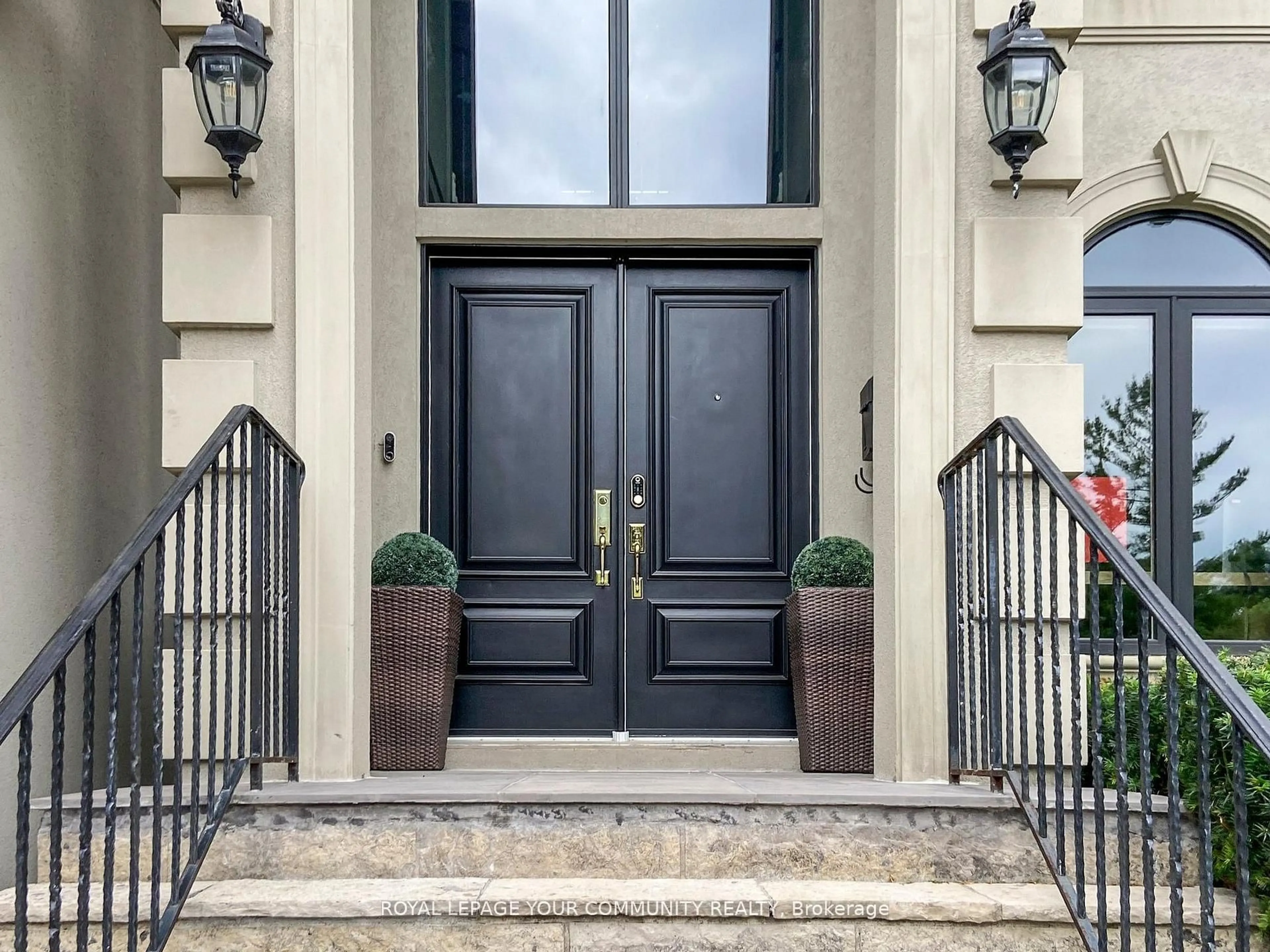 Indoor entryway for 5 Trilogy Crt, Richmond Hill Ontario L4C 0M4