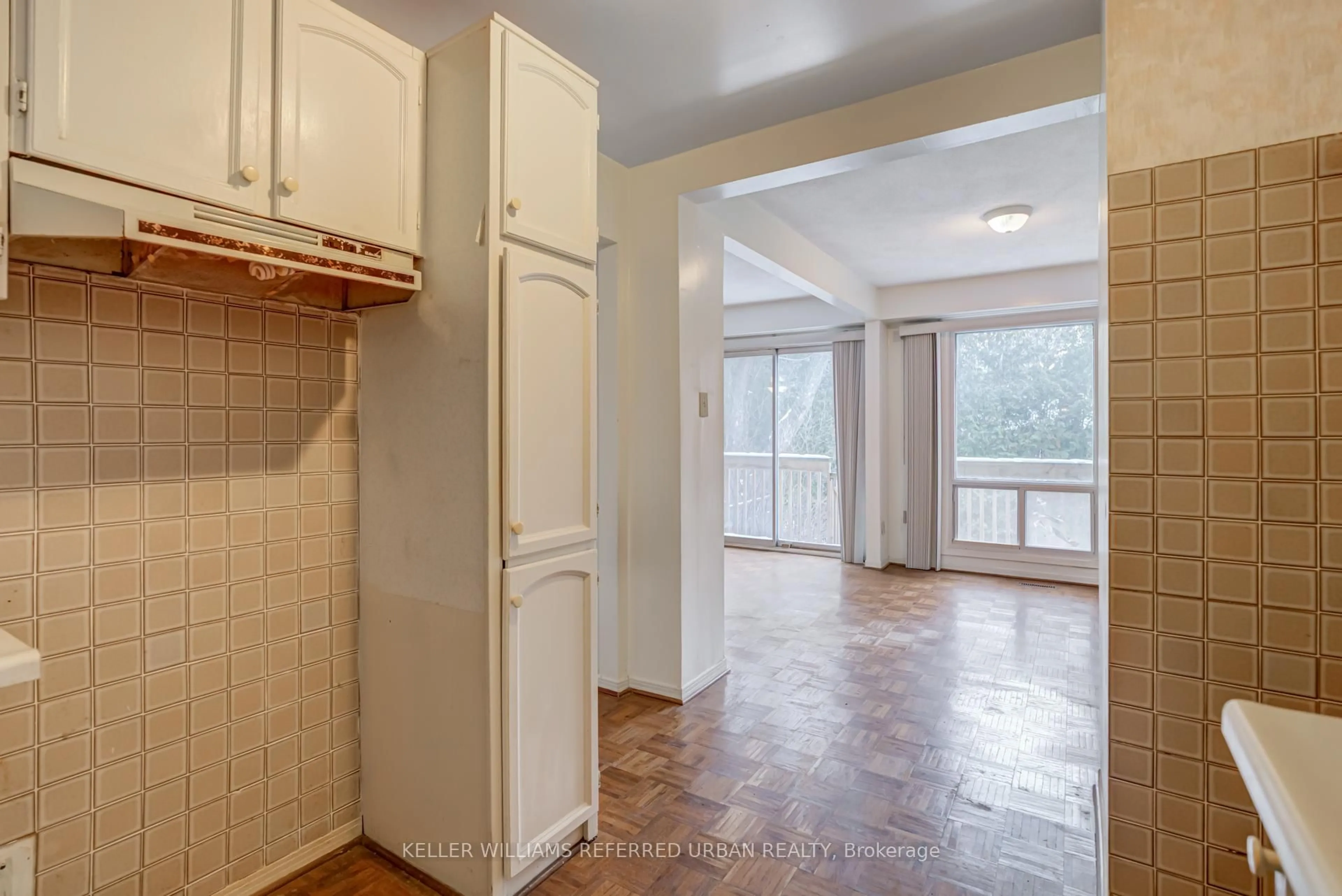 Unknown for 653 Village Parkway #18, Markham Ontario L3R 2R2