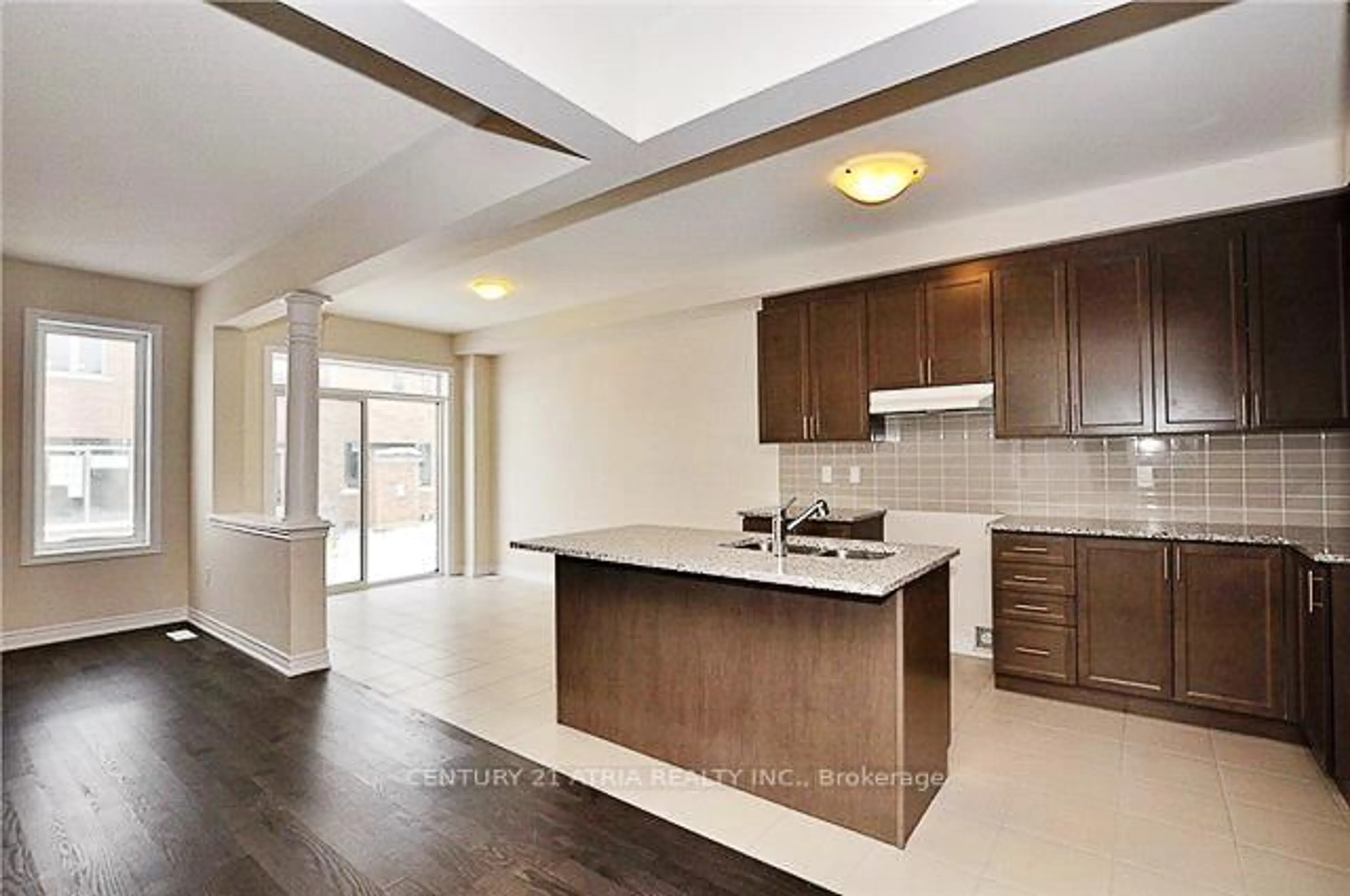 Open concept kitchen, unknown for 4 Applegate Dr, East Gwillimbury Ontario L9N 0R2