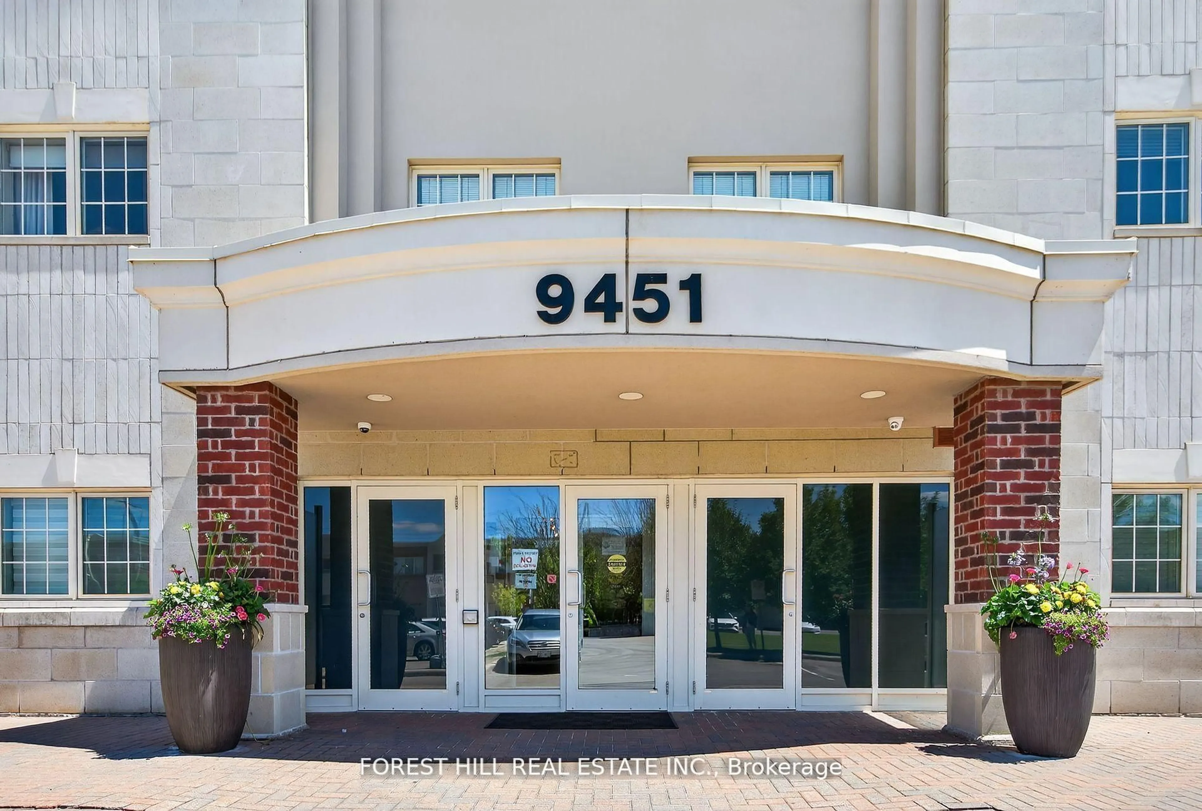 Indoor foyer for 9451 Jane St #308, Vaughan Ontario L6A 4H8