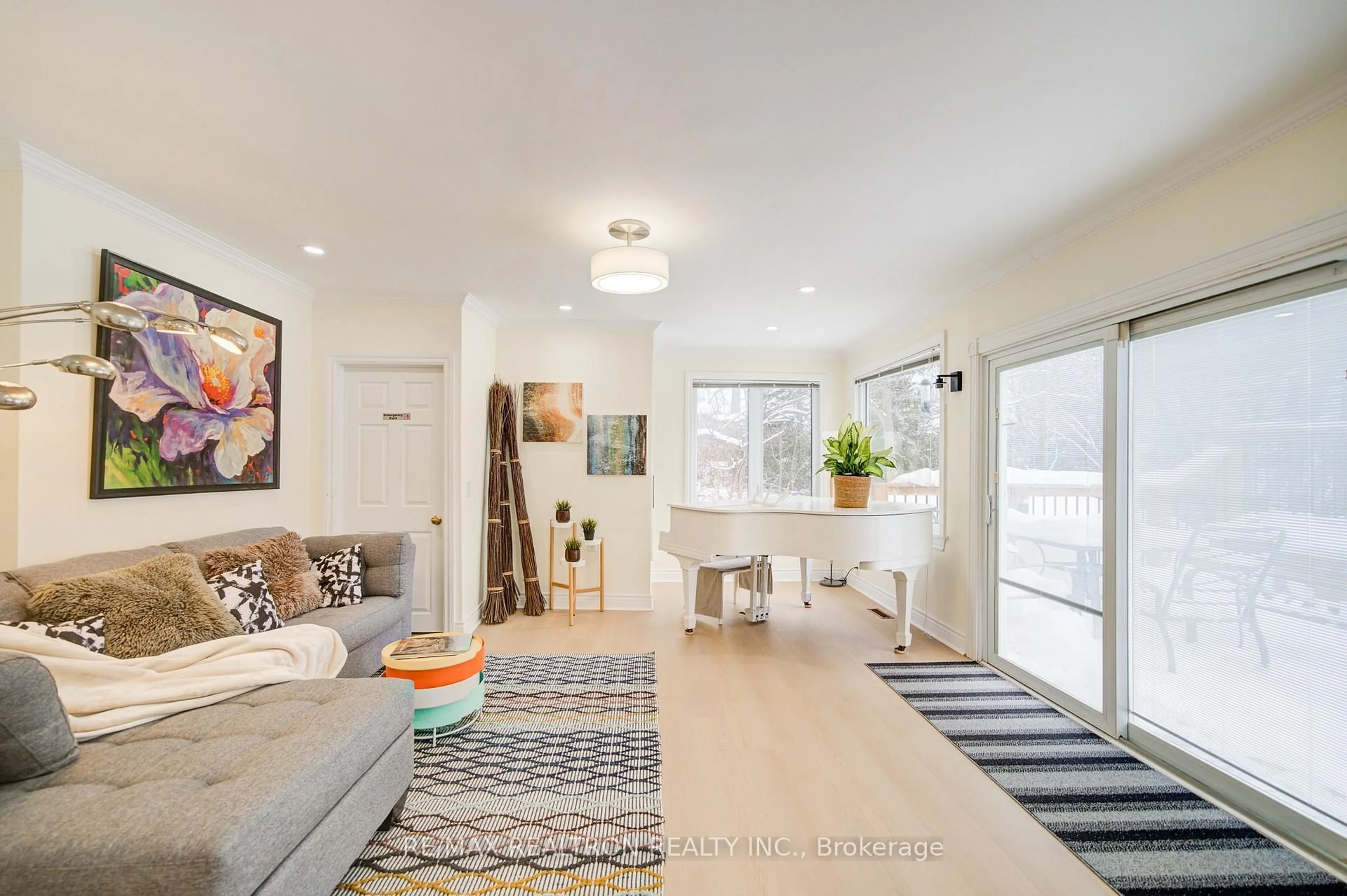 Living room with furniture, unknown for 357 Baldwin Rd, Georgina Ontario L0E 1A0