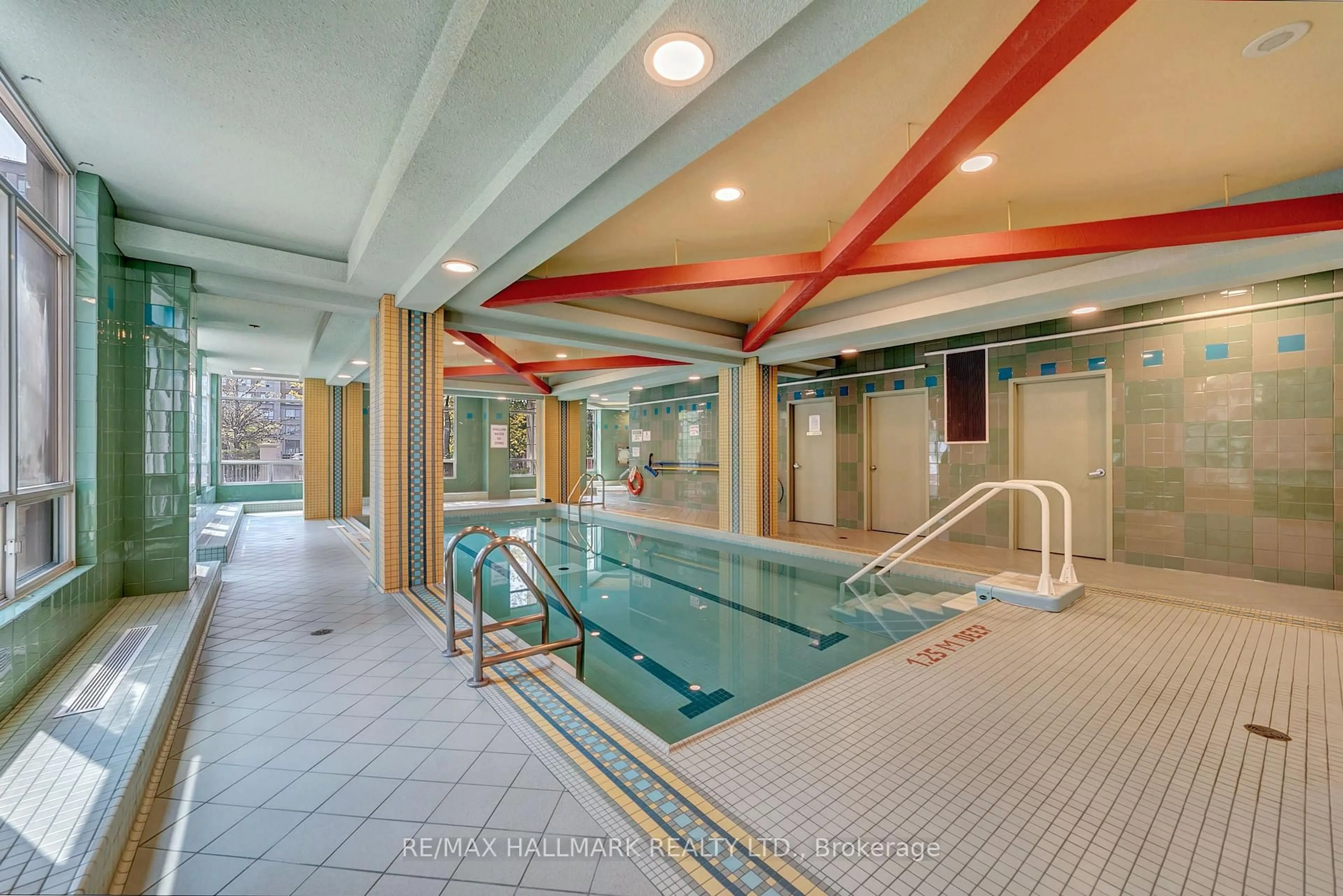Pool for 29 Northern Hts Dr #615, Richmond Hill Ontario L4B 4L8