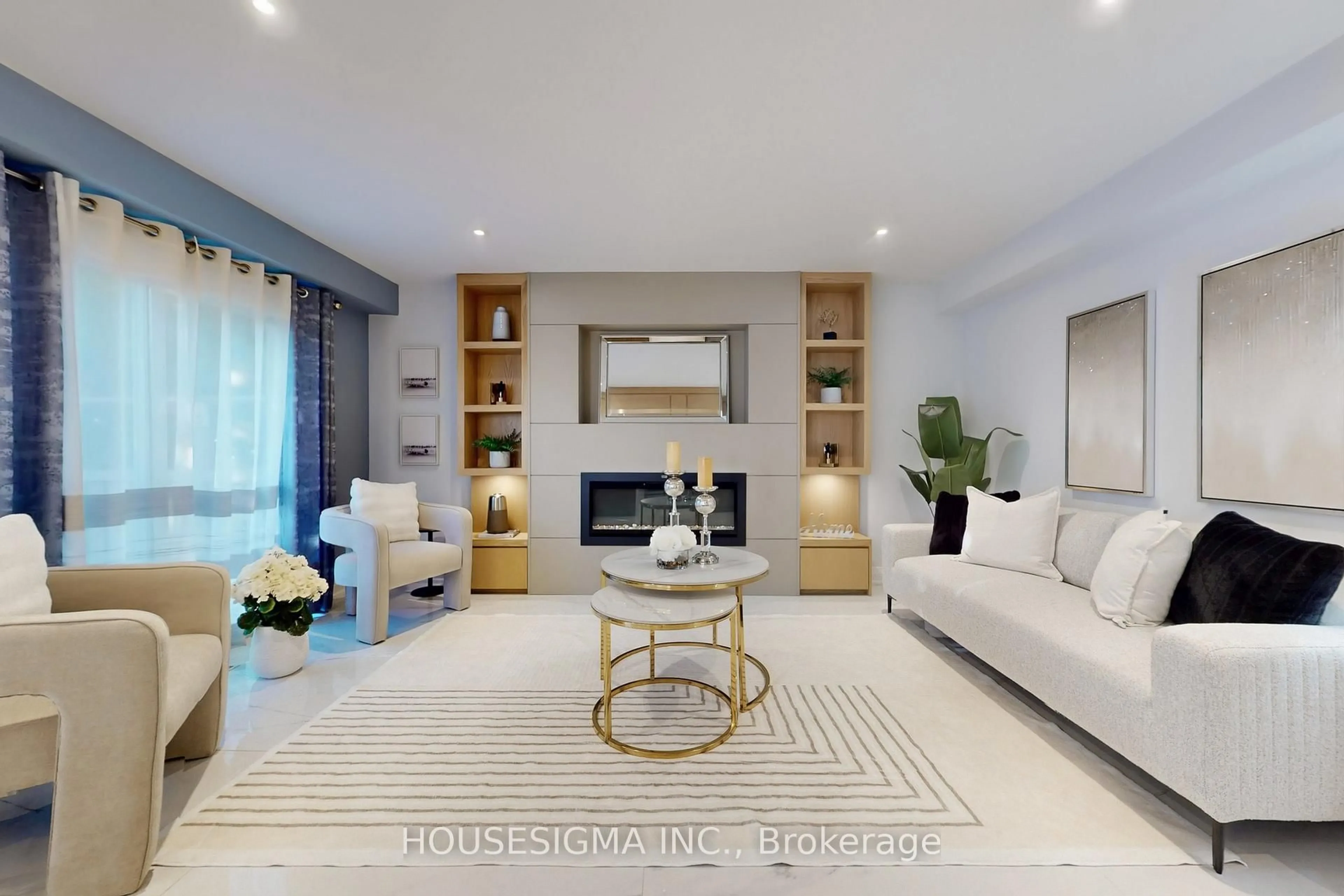 Living room with furniture, unknown for 41 Underhill Cres, Aurora Ontario L4G 5S3