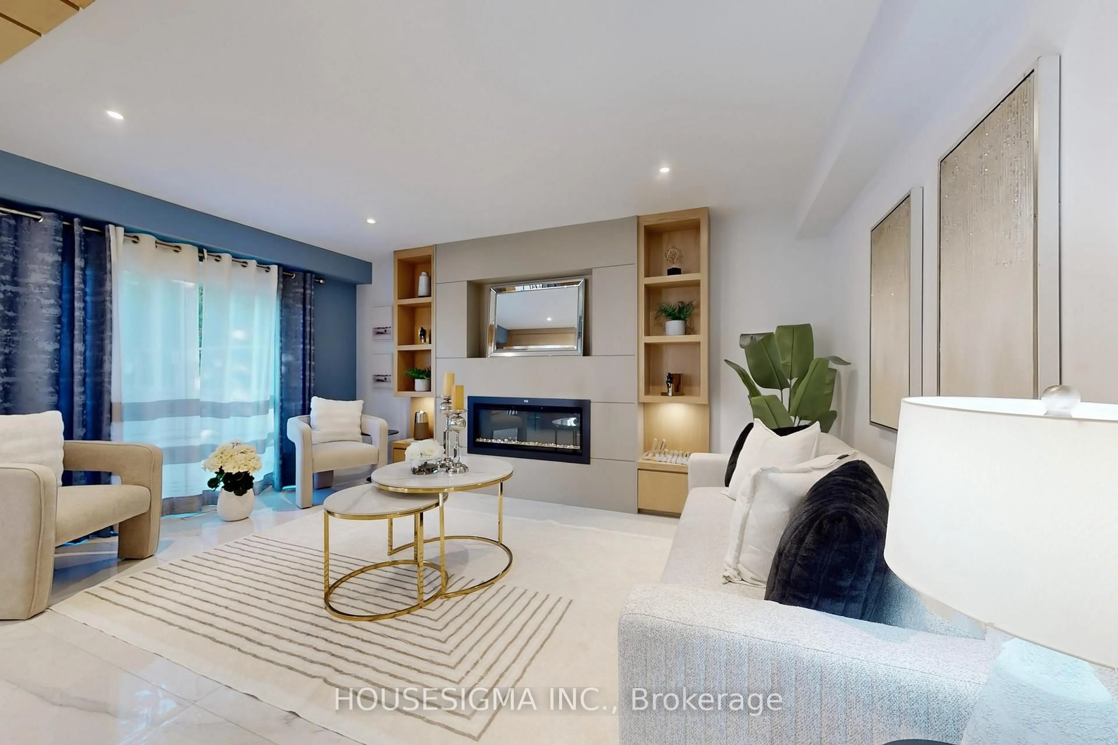 Living room with furniture, unknown for 41 Underhill Cres, Aurora Ontario L4G 5S3