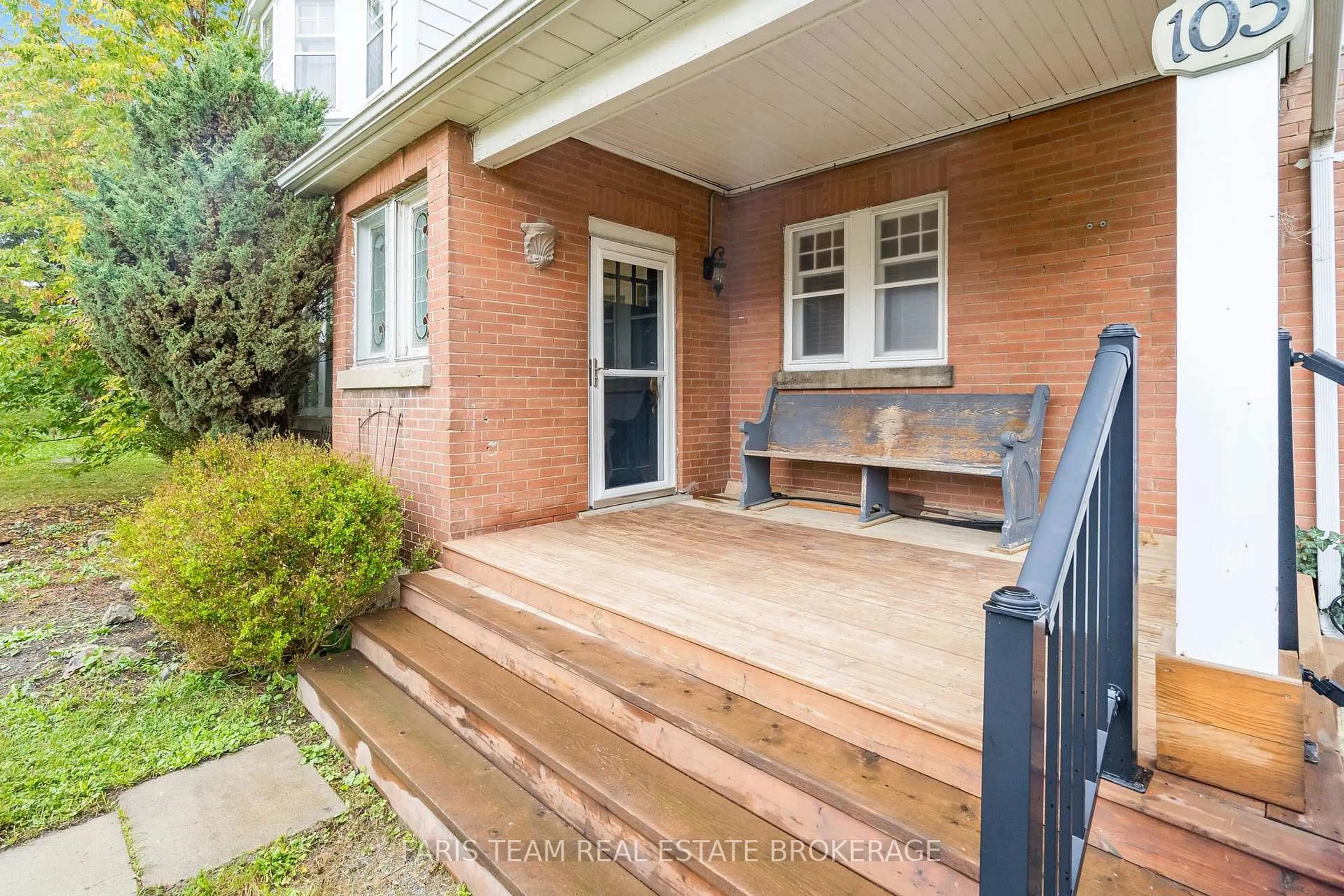 Unknown for 105 Barrie St, Bradford West Gwillimbury Ontario L9S 2C9