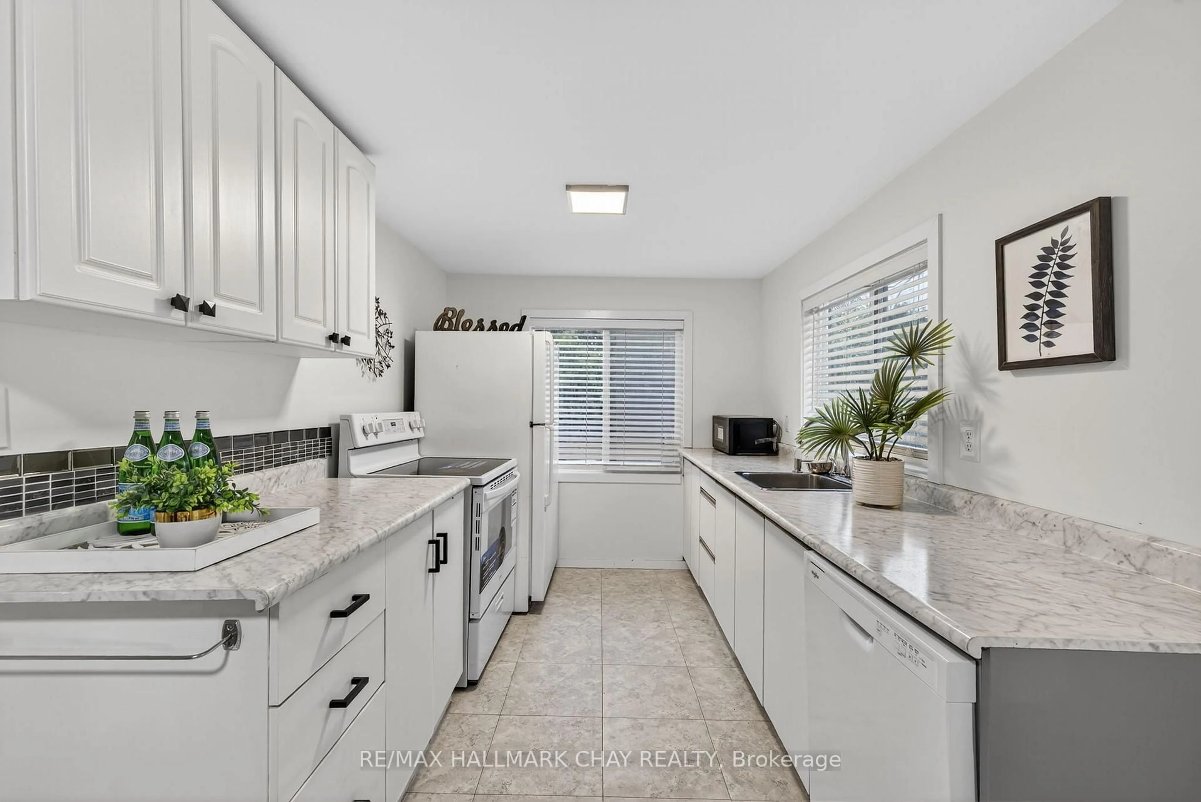 Unknown for 77 Blue Heron Dr, Georgina Ontario L0E 1N0