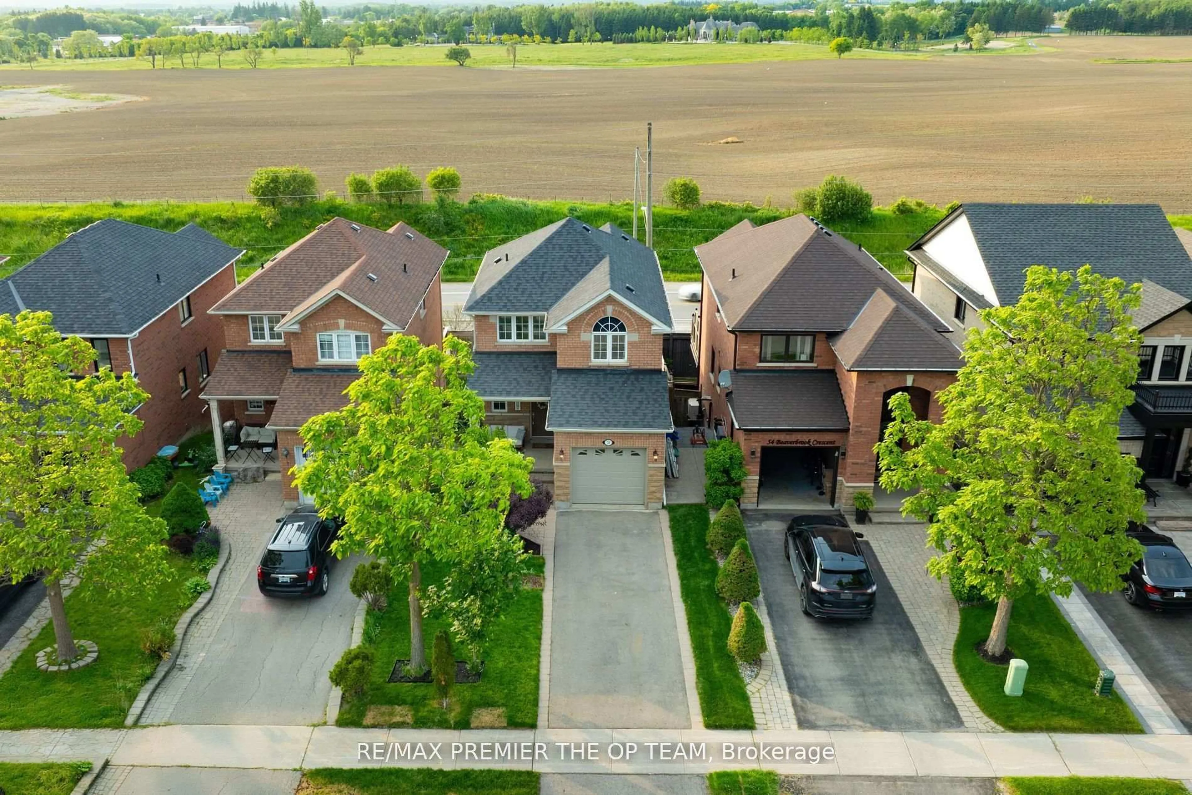 A pic from outside/outdoor area/front of a property/back of a property/a pic from drone, street for 50 Beaverbrook Cres, Vaughan Ontario L6A 3T3